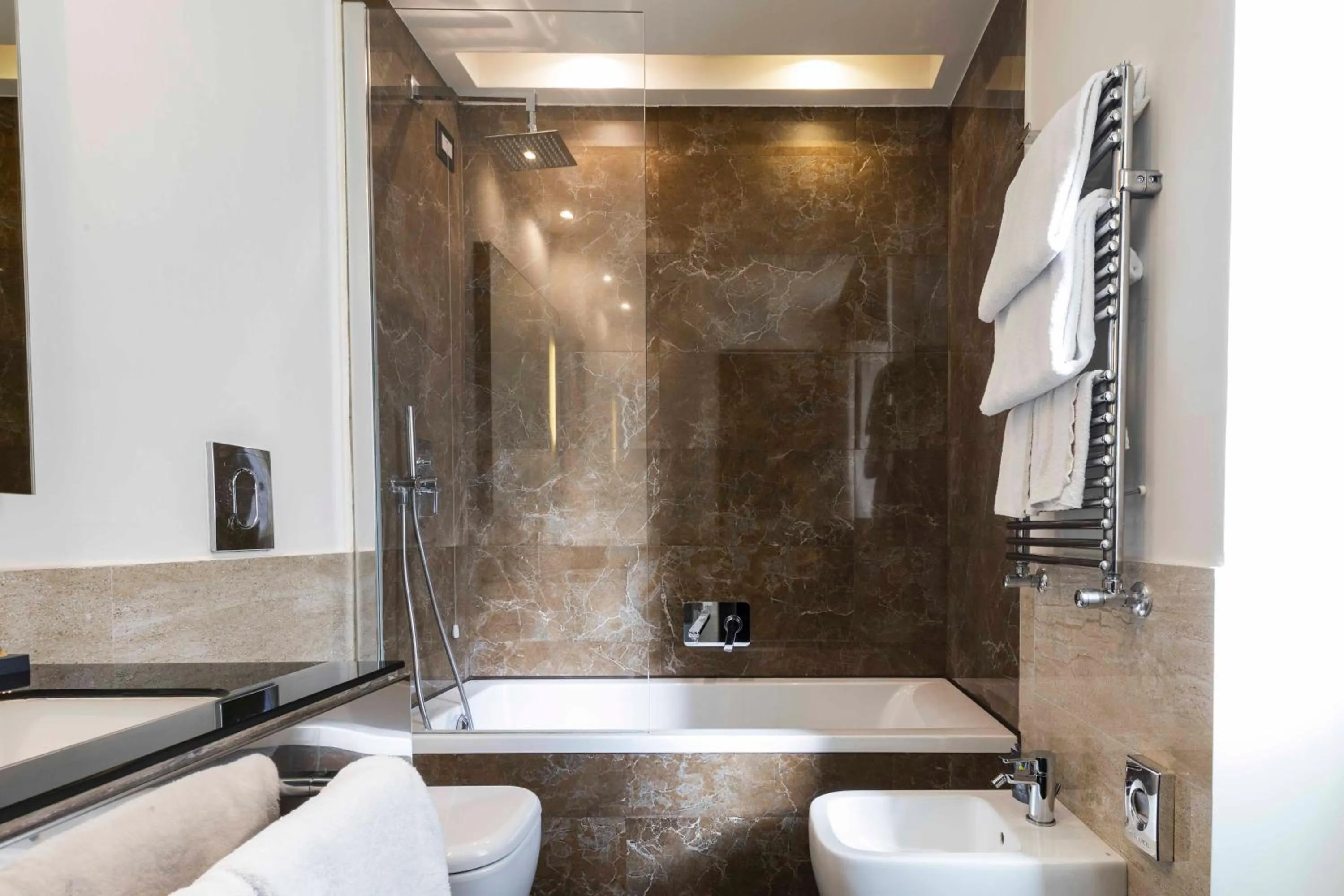 Bathroom in Rome Times Hotel