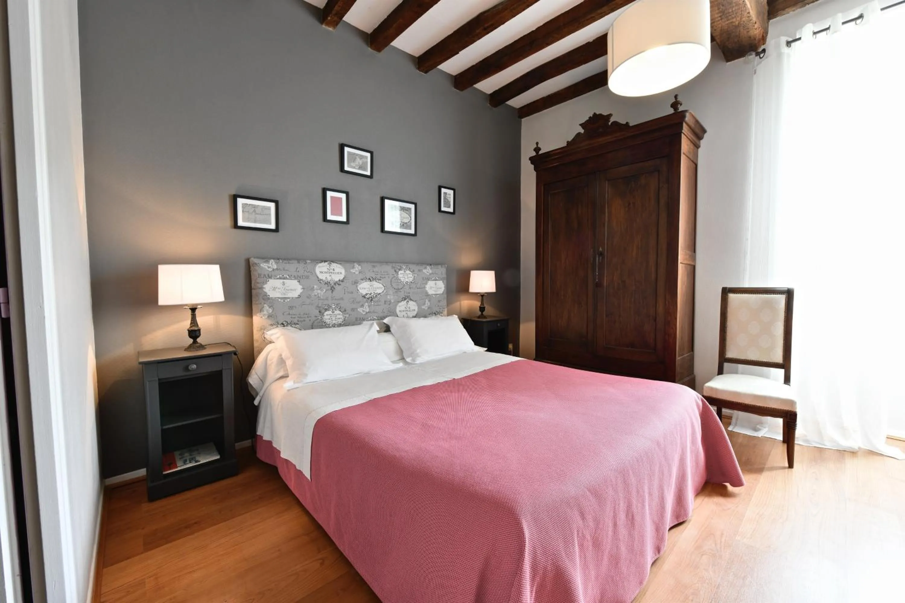 Photo of the whole room, Bed in Maison d'Hôtes Canterou