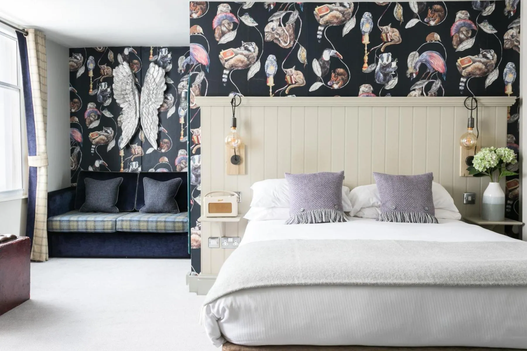 Bedroom, Bed in The Angel & Blue Pig