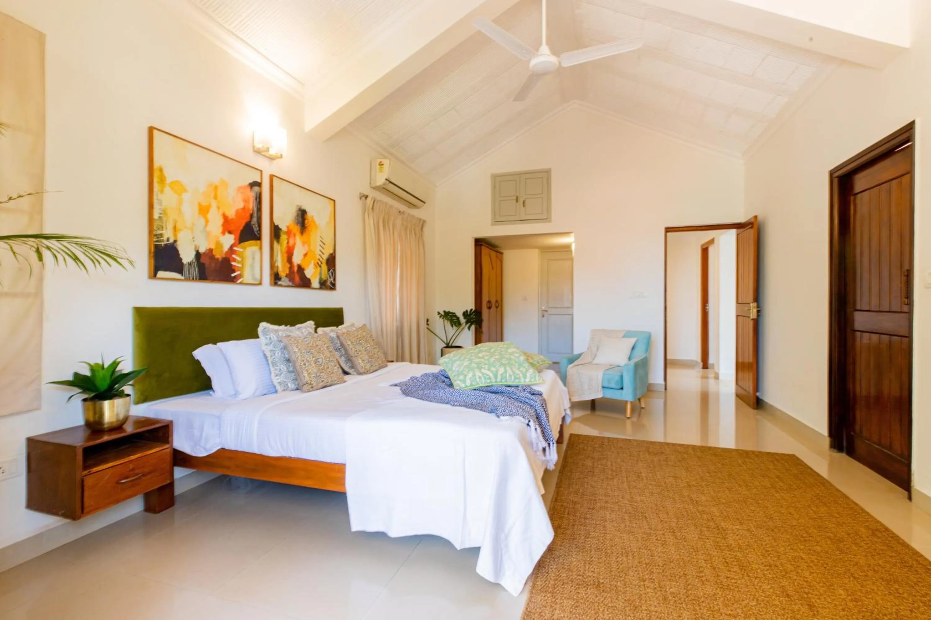 Bed in Aguada Anchorage - The Villa Resort, Candolim