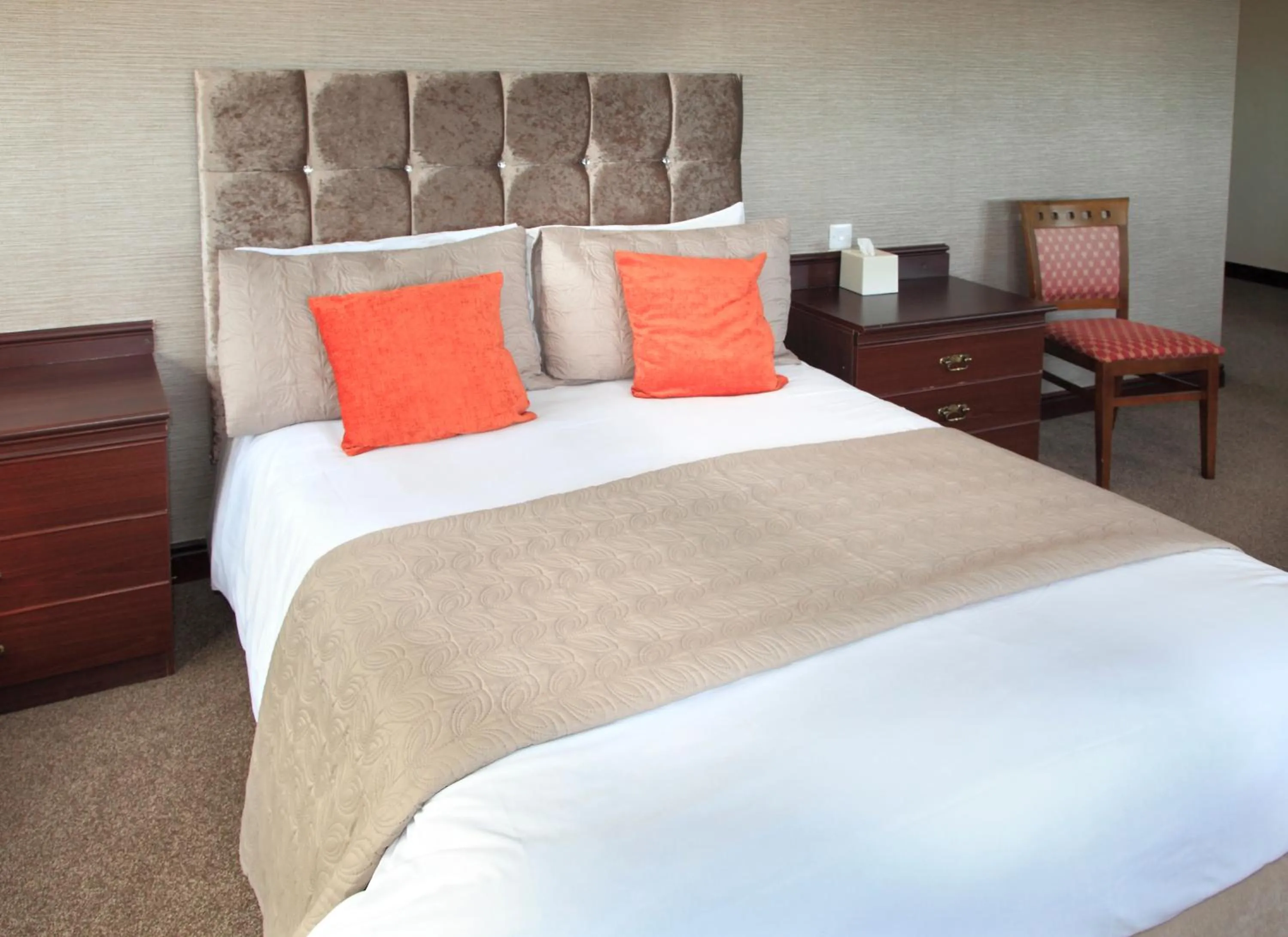 Photo of the whole room, Bed in Park Hotel