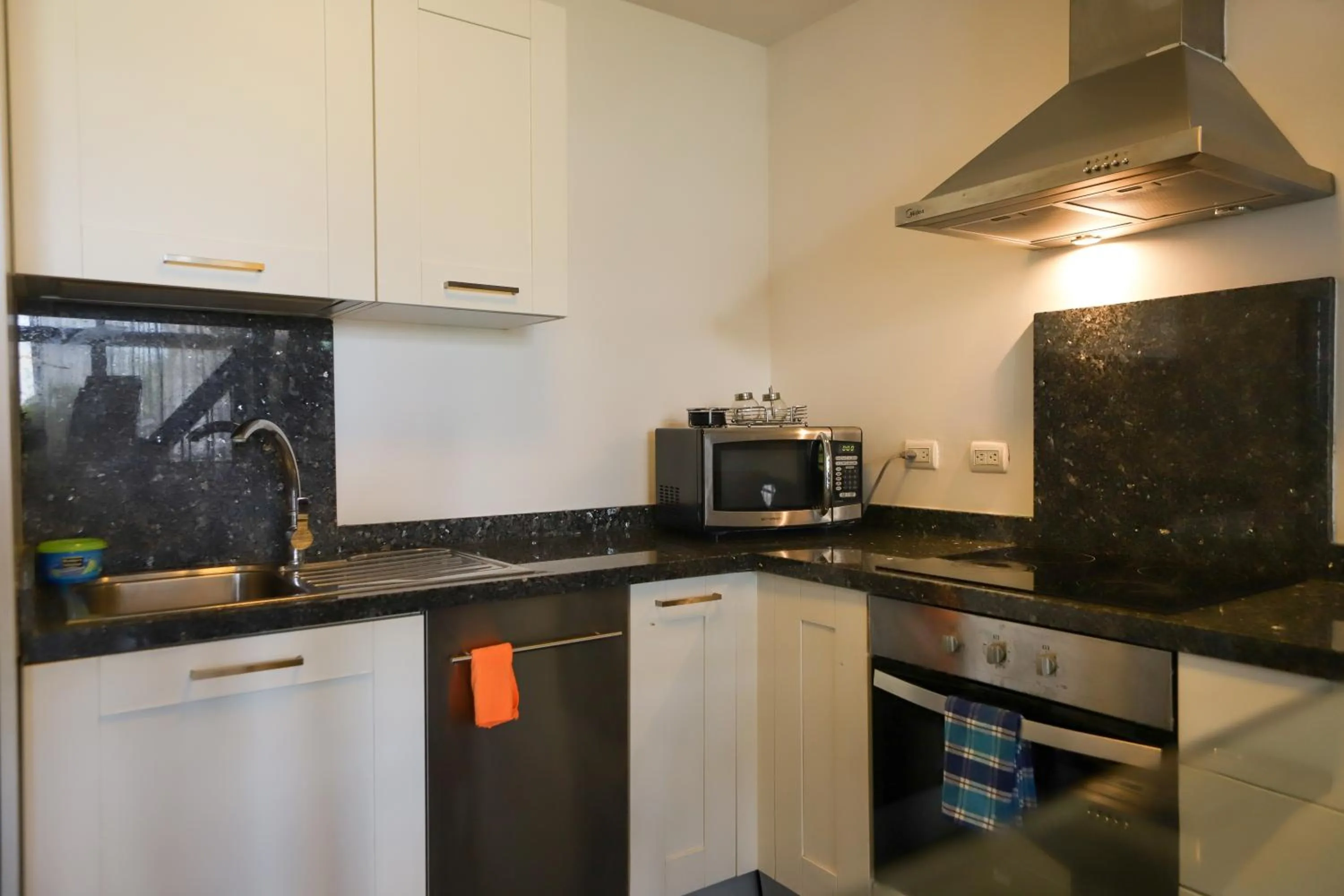 Sybaris Suites & Residences