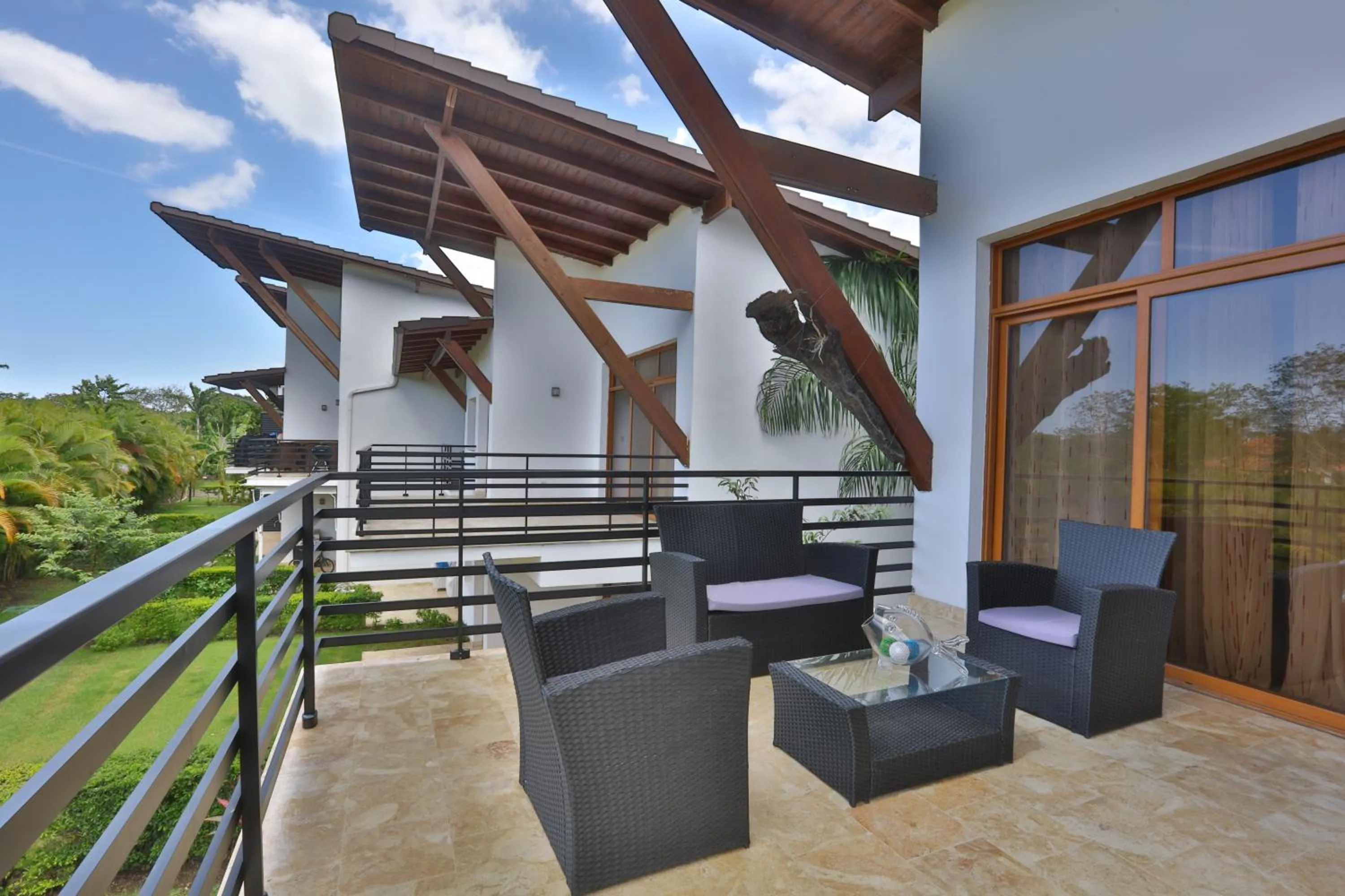 Sybaris Suites & Residences