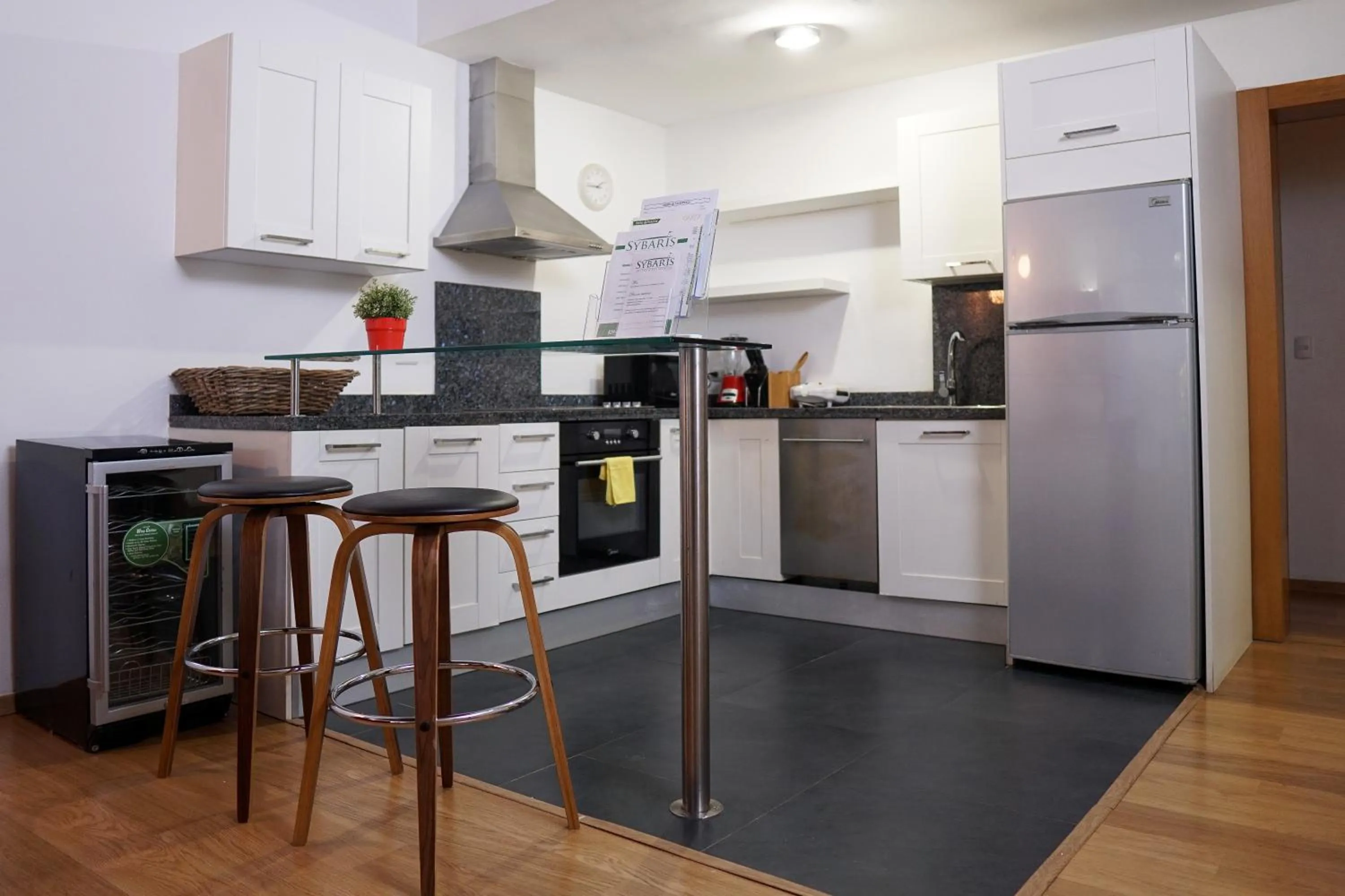 Sybaris Suites & Residences