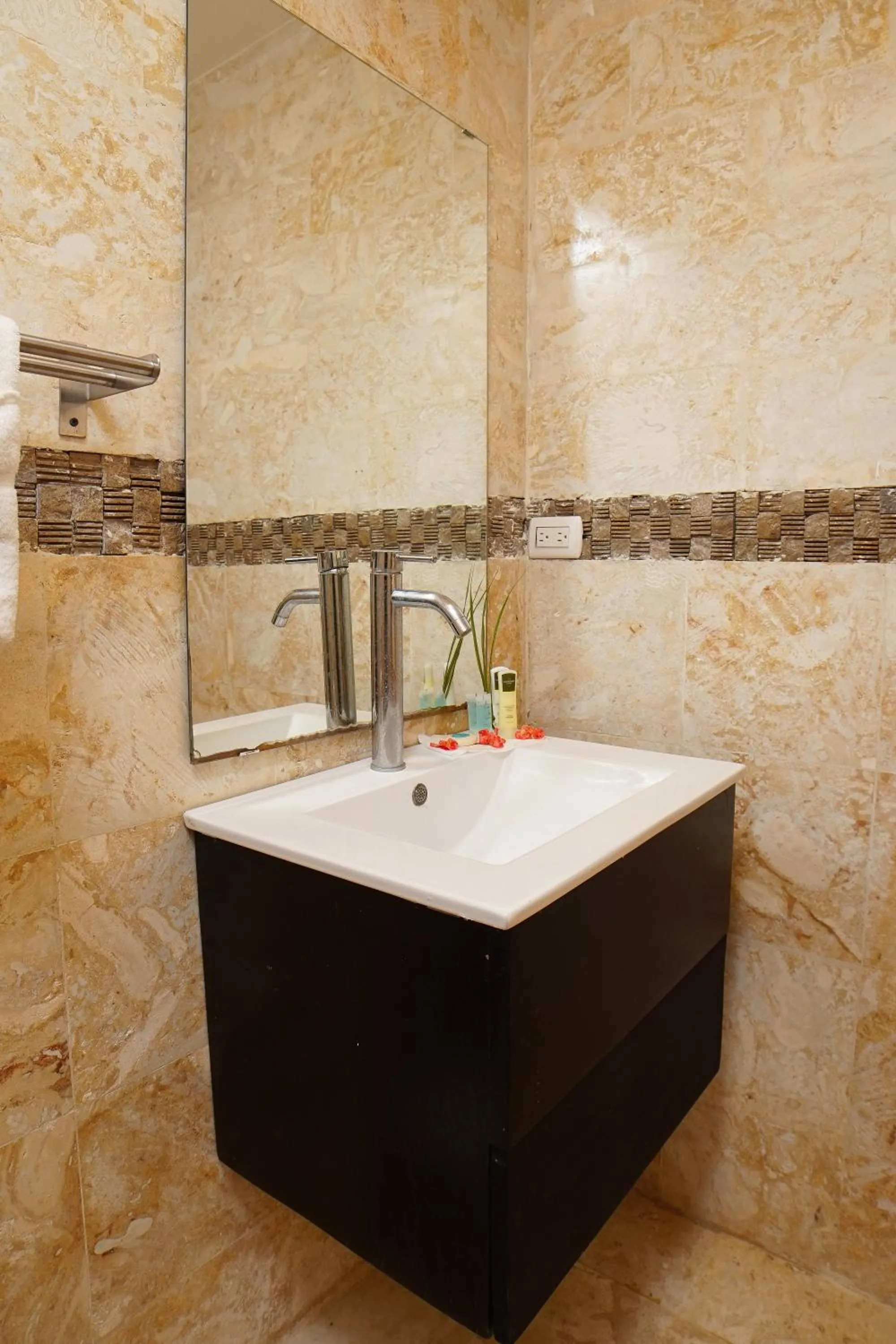 Sybaris Suites & Residences