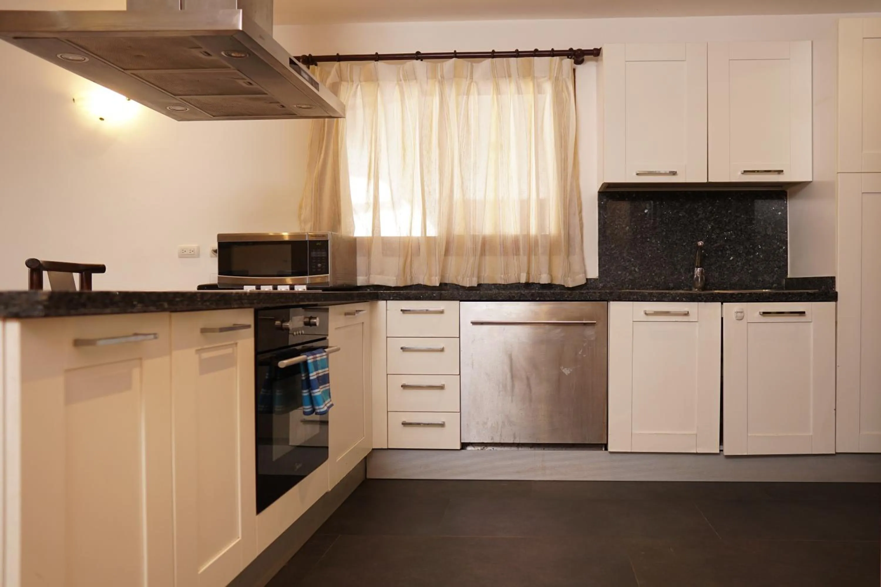 Sybaris Suites & Residences