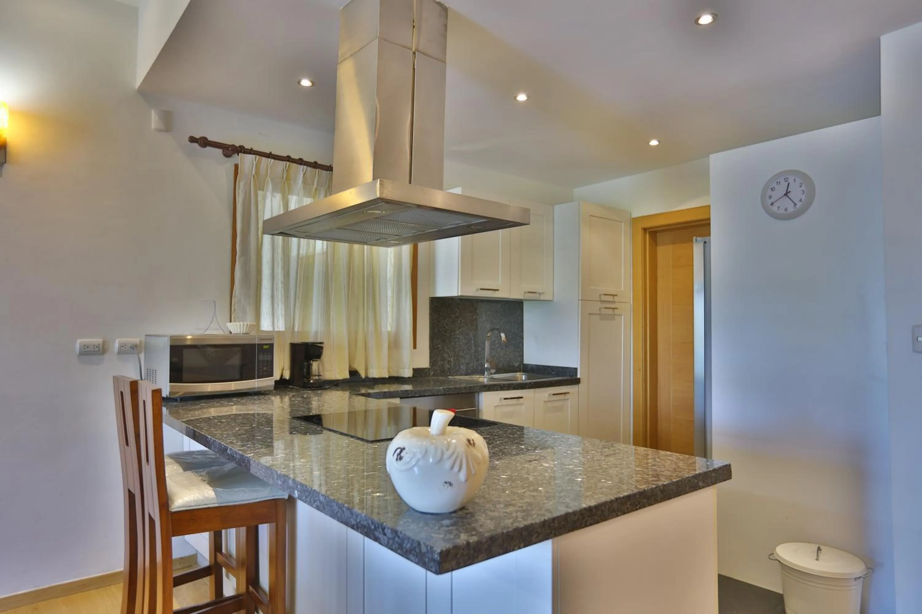 Sybaris Suites & Residences