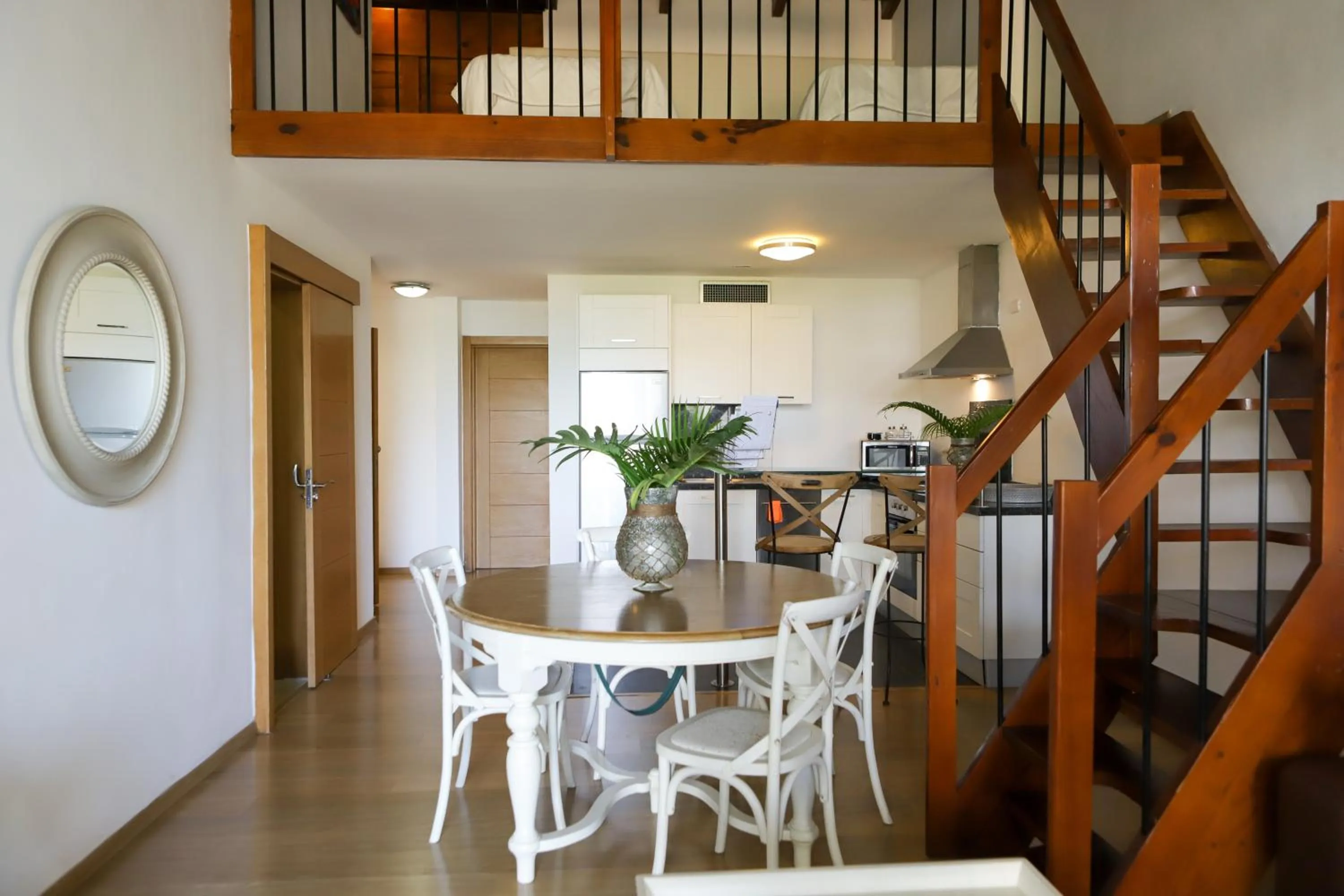 Sybaris Suites & Residences