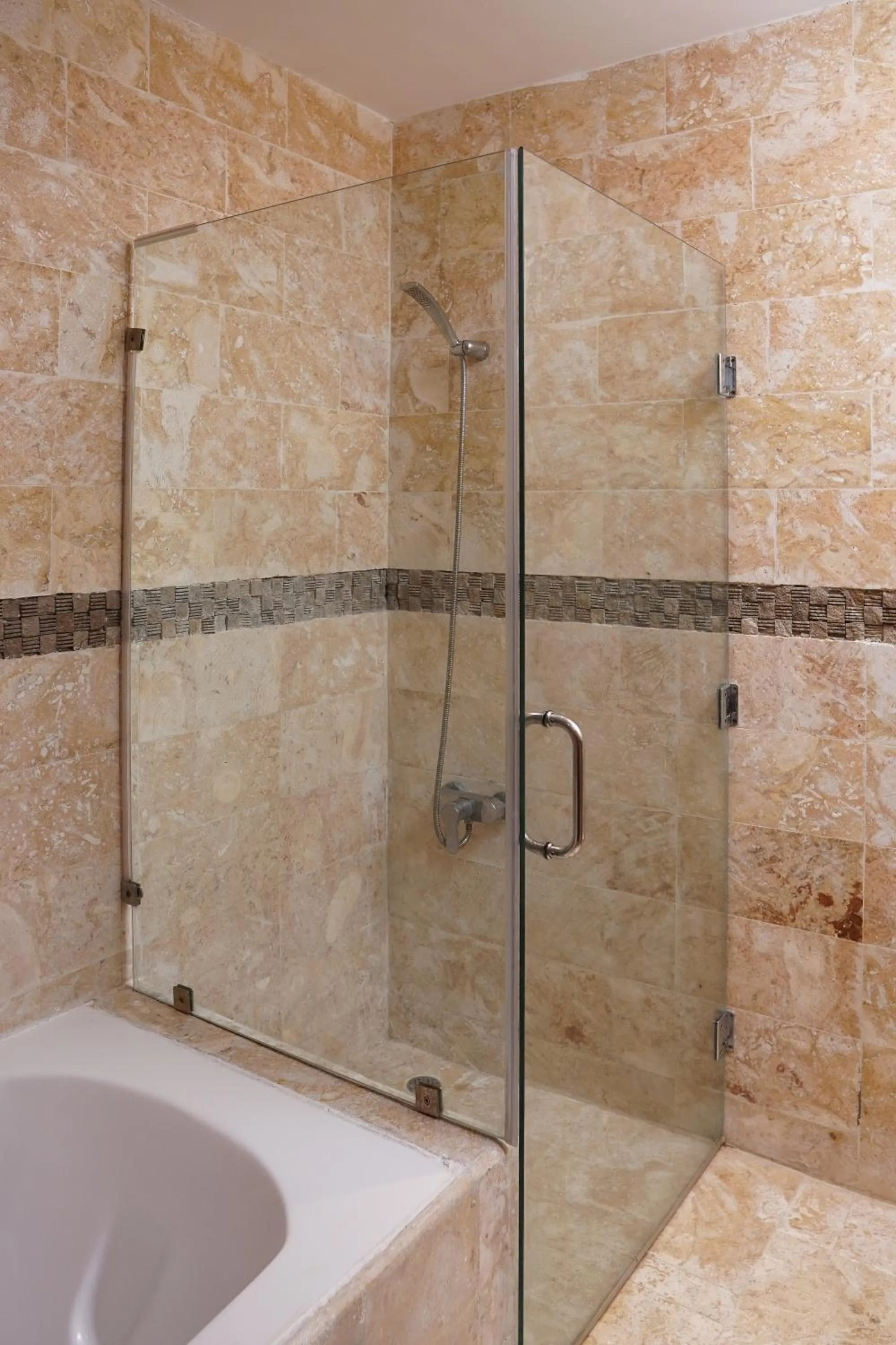 Sybaris Suites & Residences