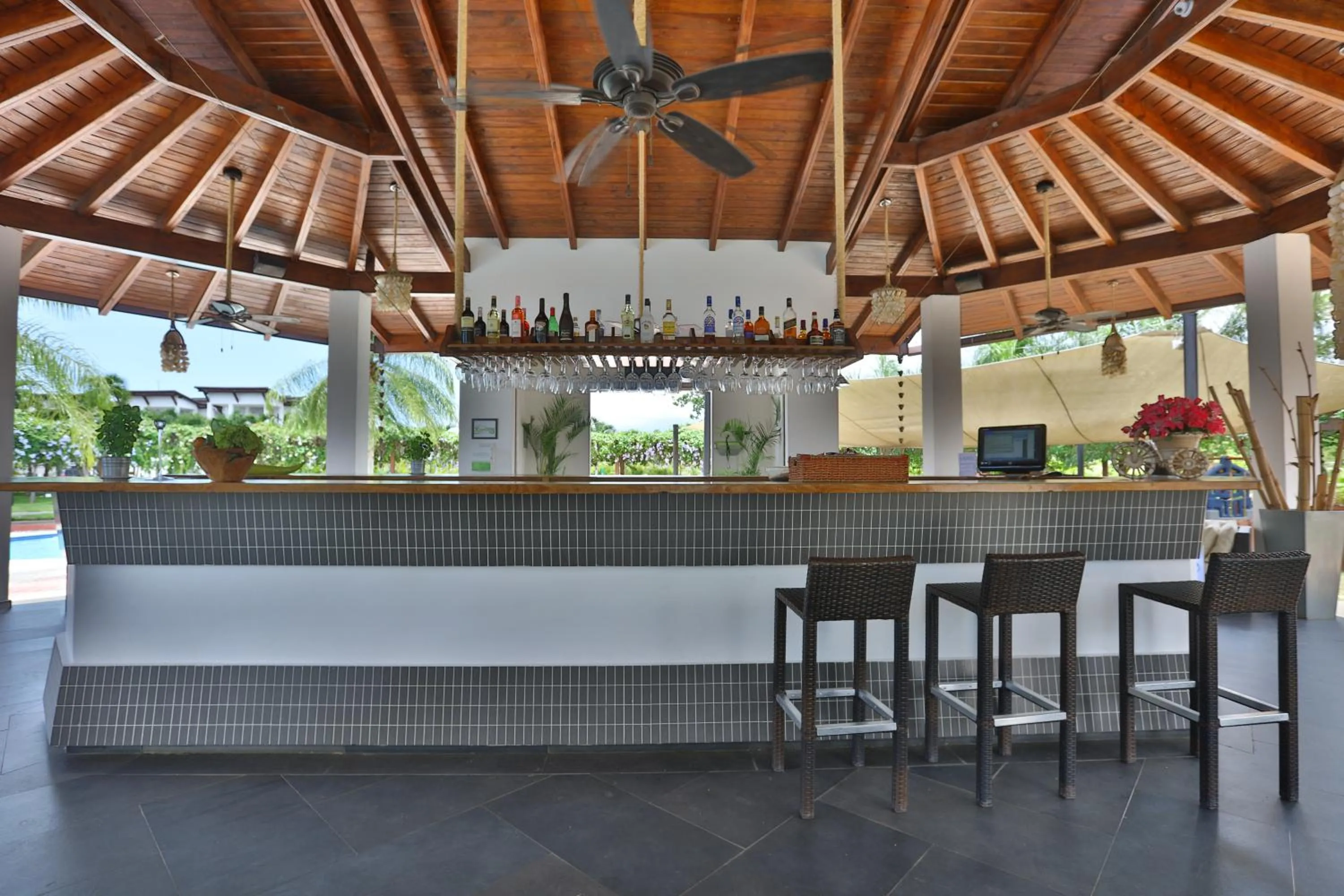 Lounge or bar in Sybaris Suites & Residences