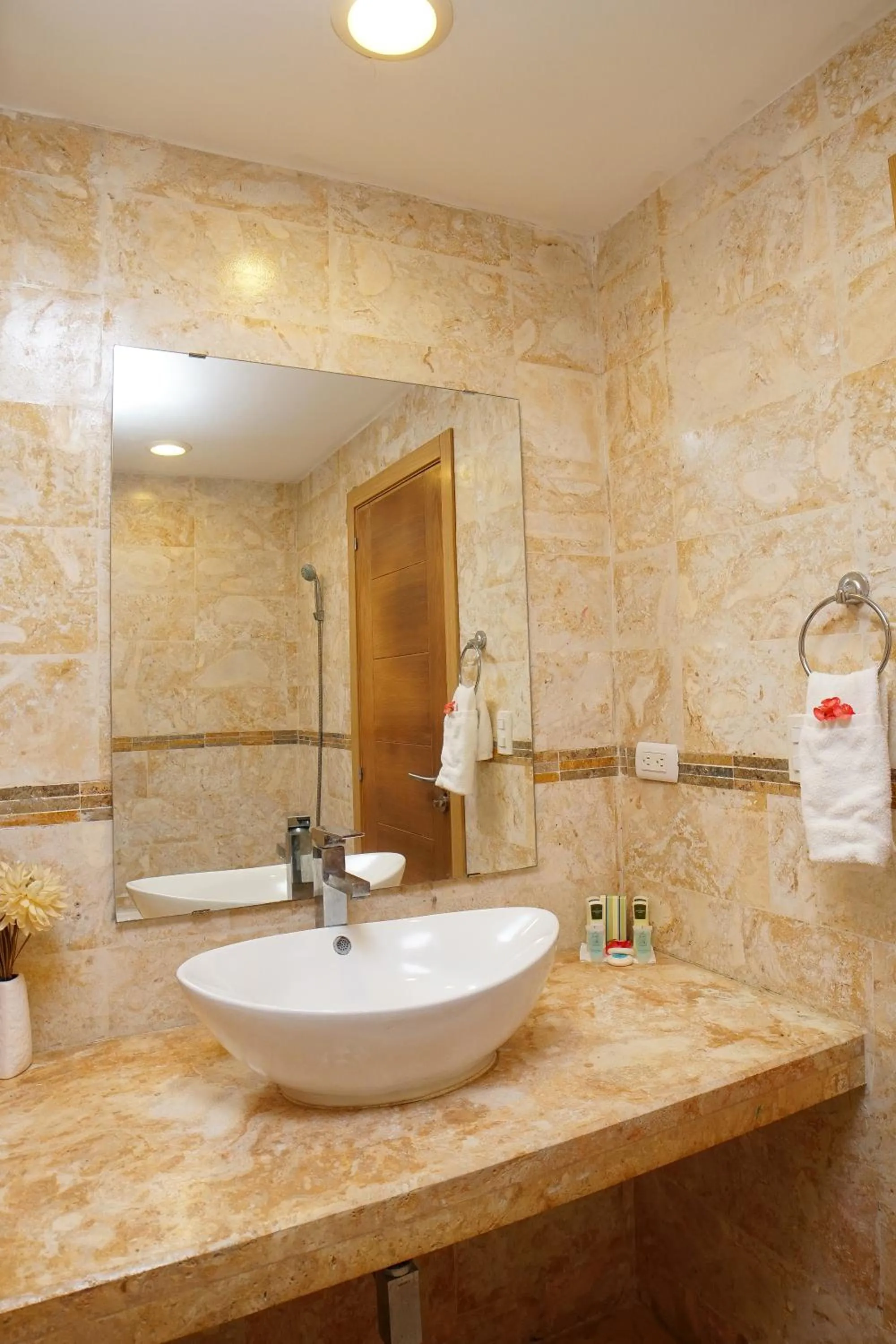 Sybaris Suites & Residences