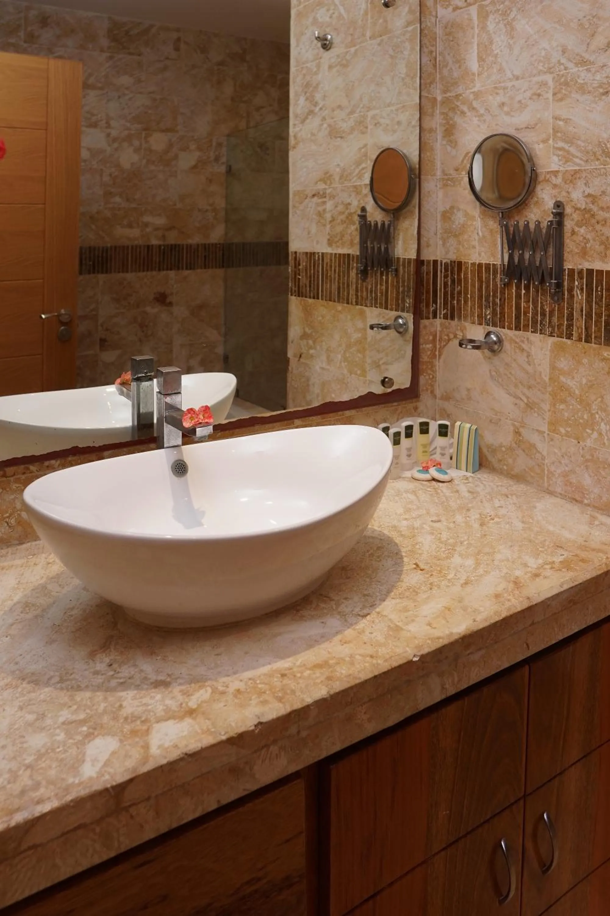 Sybaris Suites & Residences