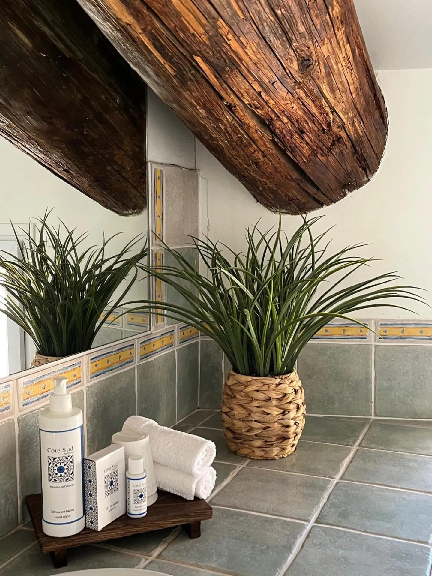 Bathroom in Logis Hôtel La Bastide des Monges