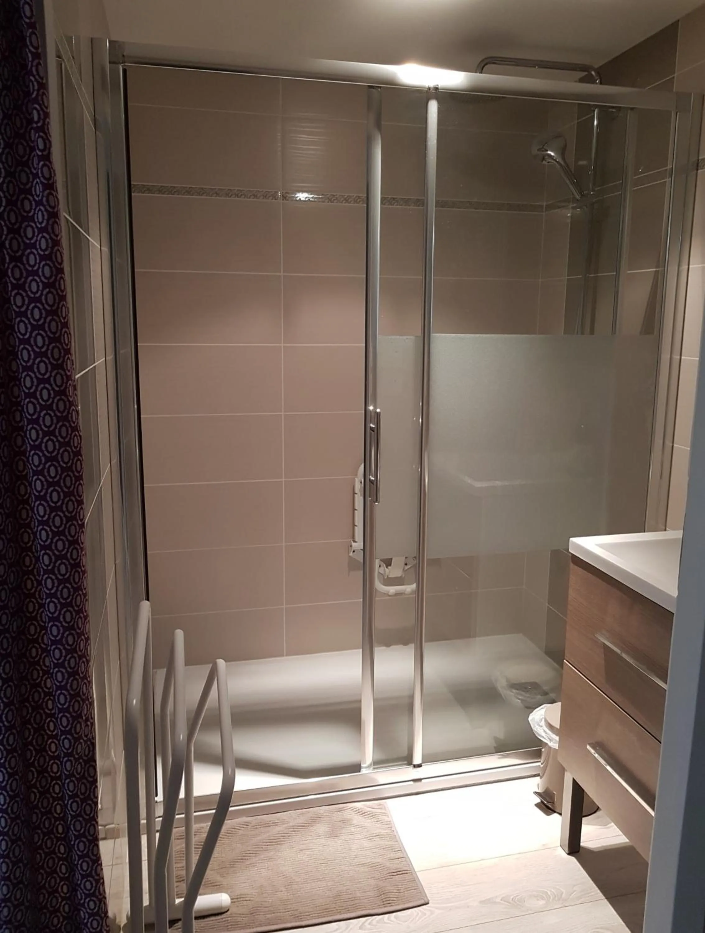 Shower in Chatimbarbe