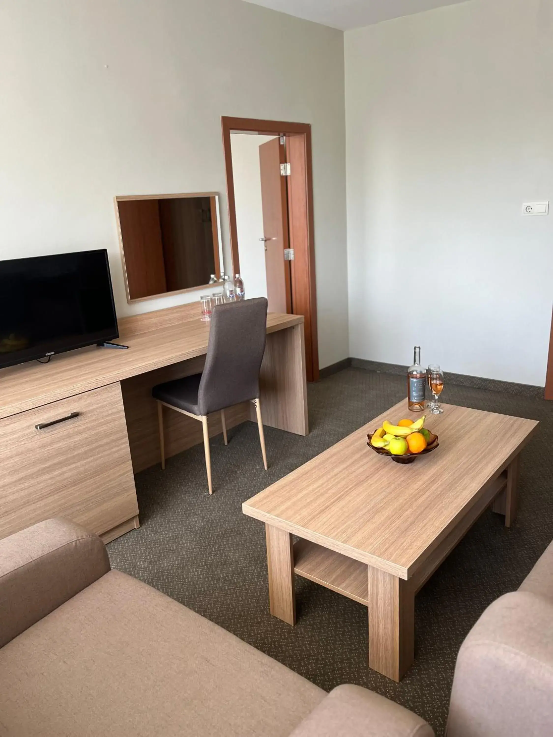 Deluxe One-Bedroom Apartment with Garden View in Relax Coop Hotel Deluxe One-Bedroom Apartment with Garden View in Relax Coop Hotel