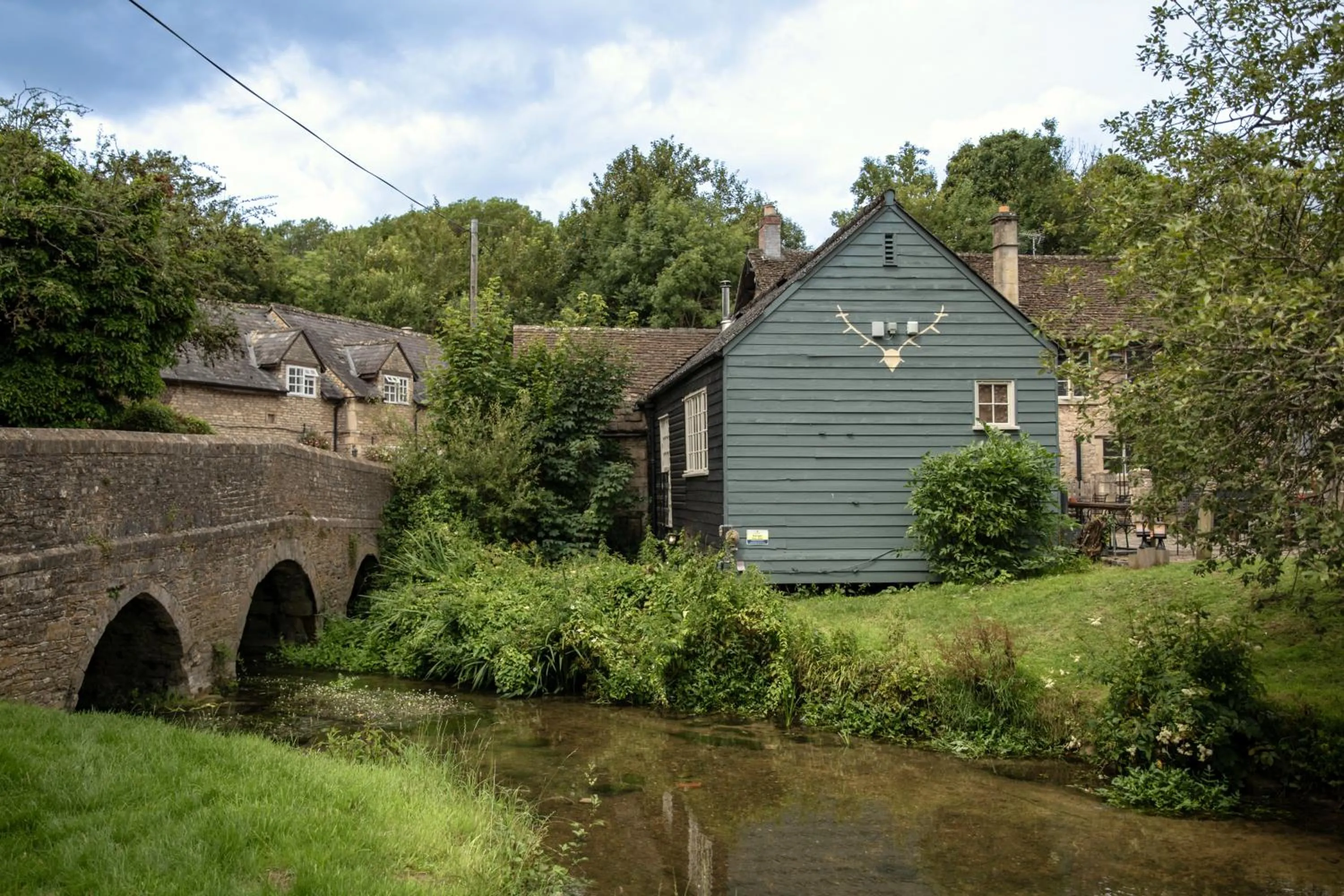 Property building in The White Hart Ford