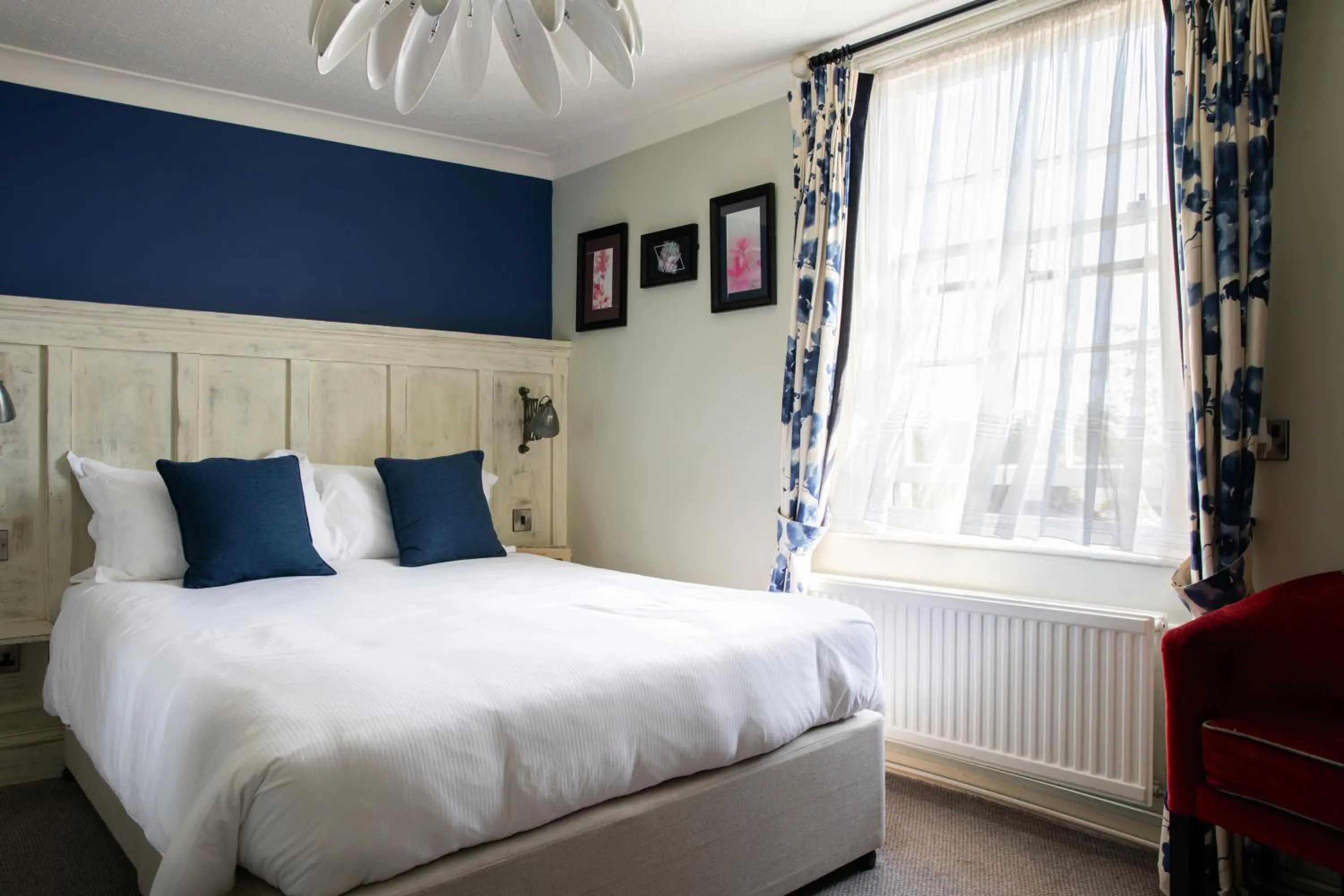 Bedroom, Bed in The White Lion