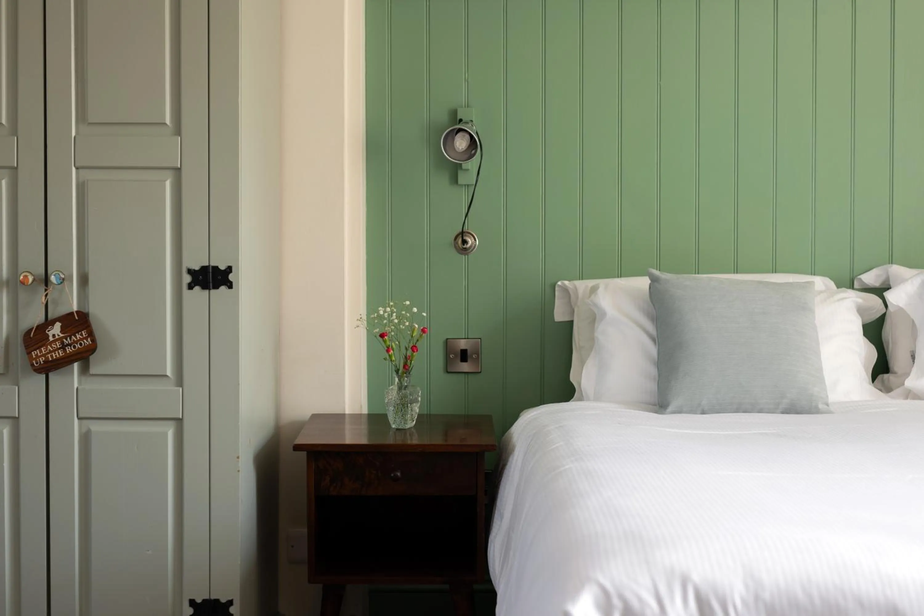 Bedroom, Bed in The White Lion