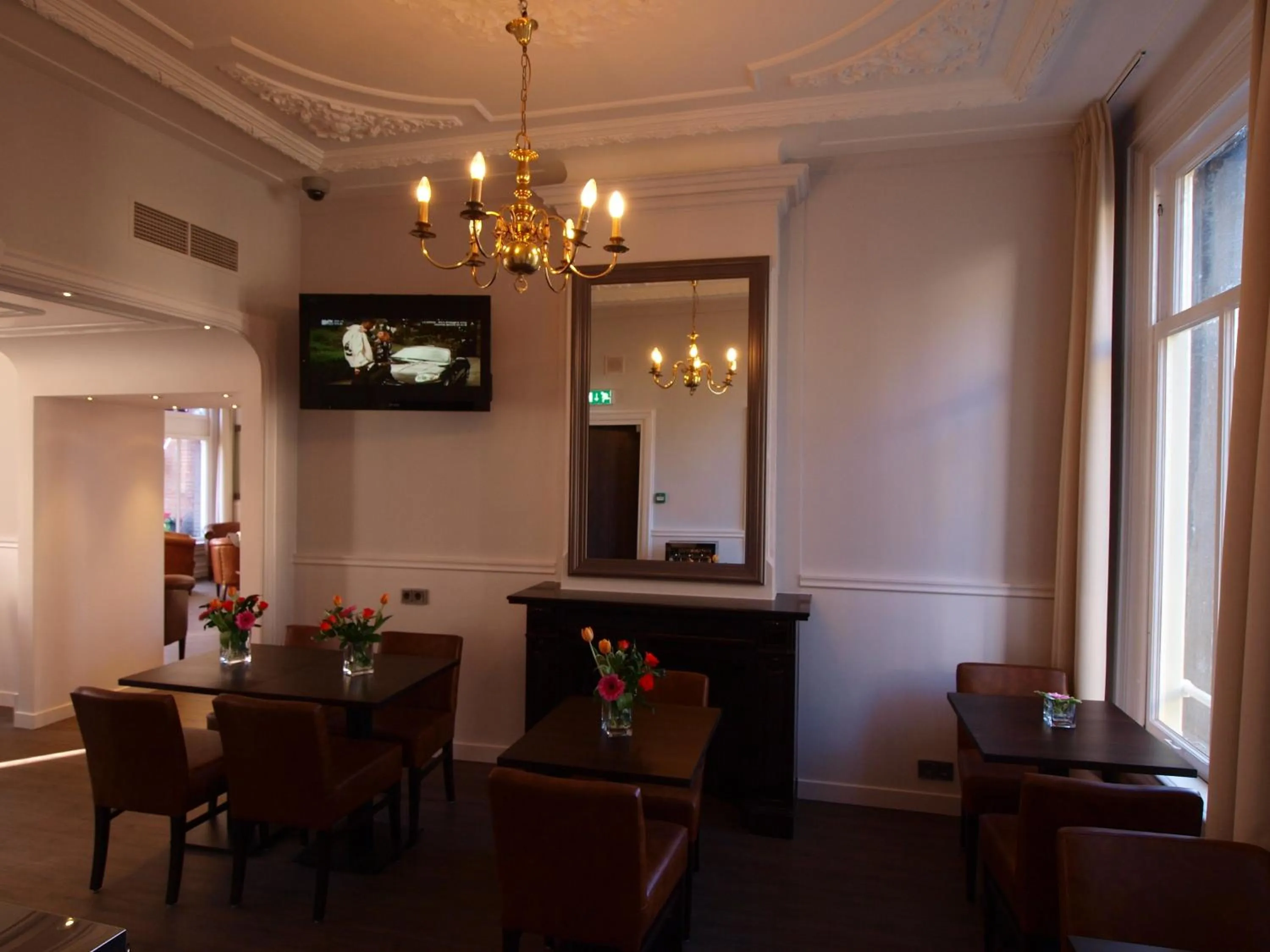 Restaurant/places to eat in Hotel Clemens