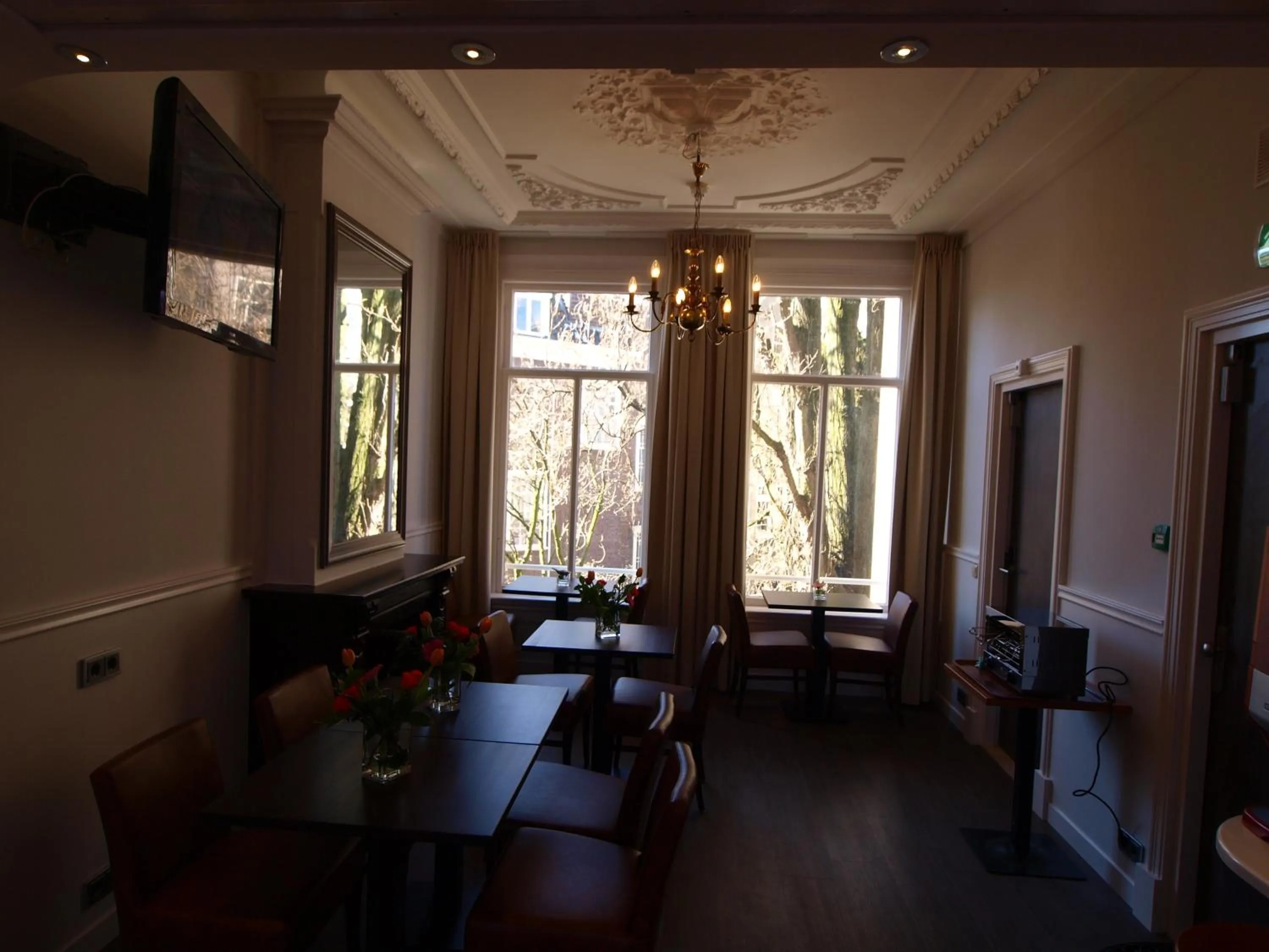 Restaurant/places to eat in Hotel Clemens