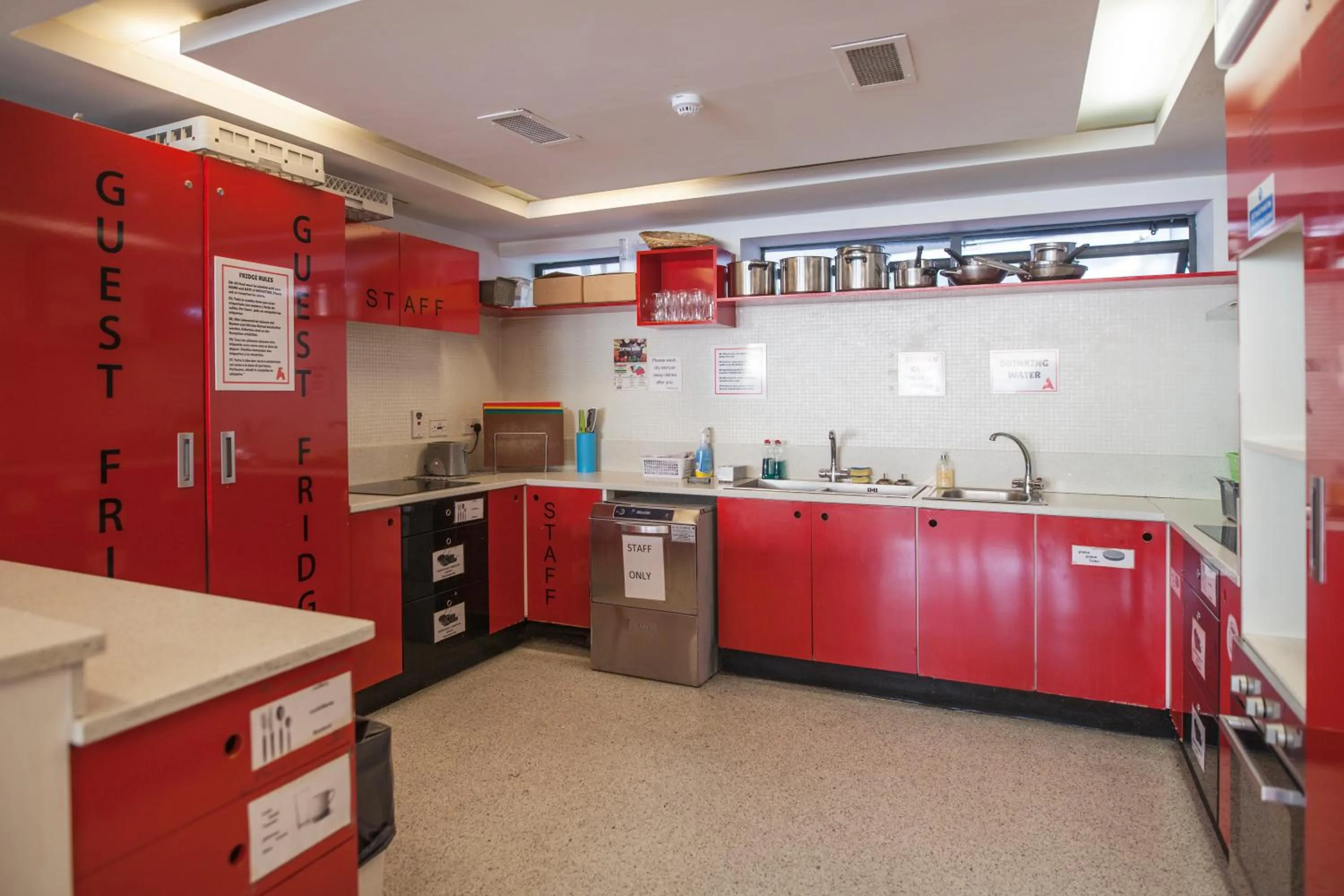 Communal kitchen in Abigail's Hostel