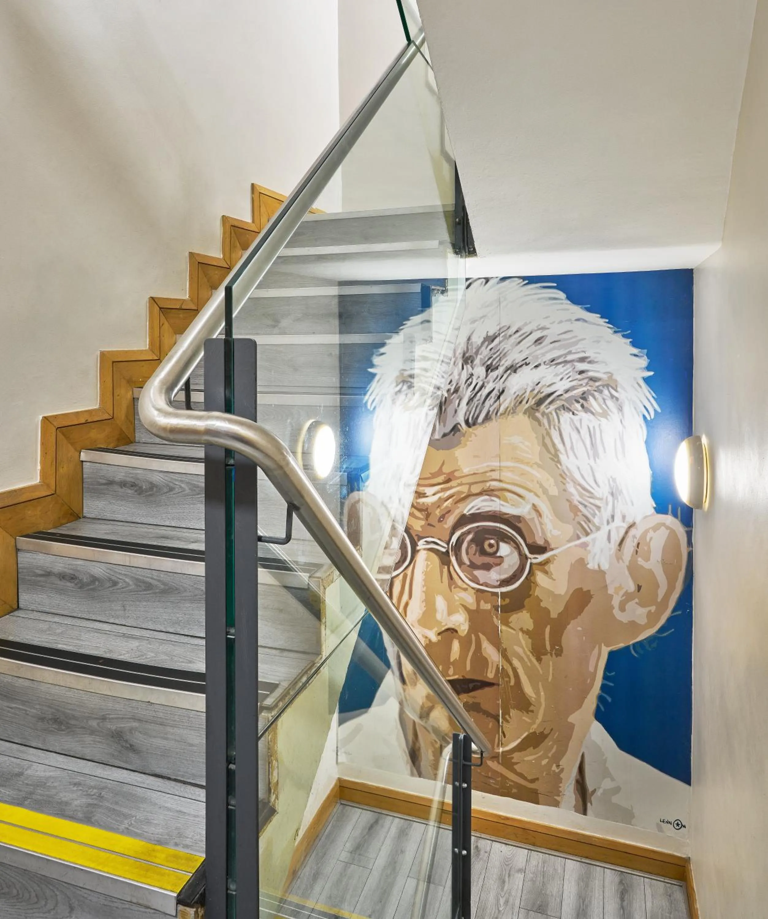 Area and facilities in Abigail's Hostel