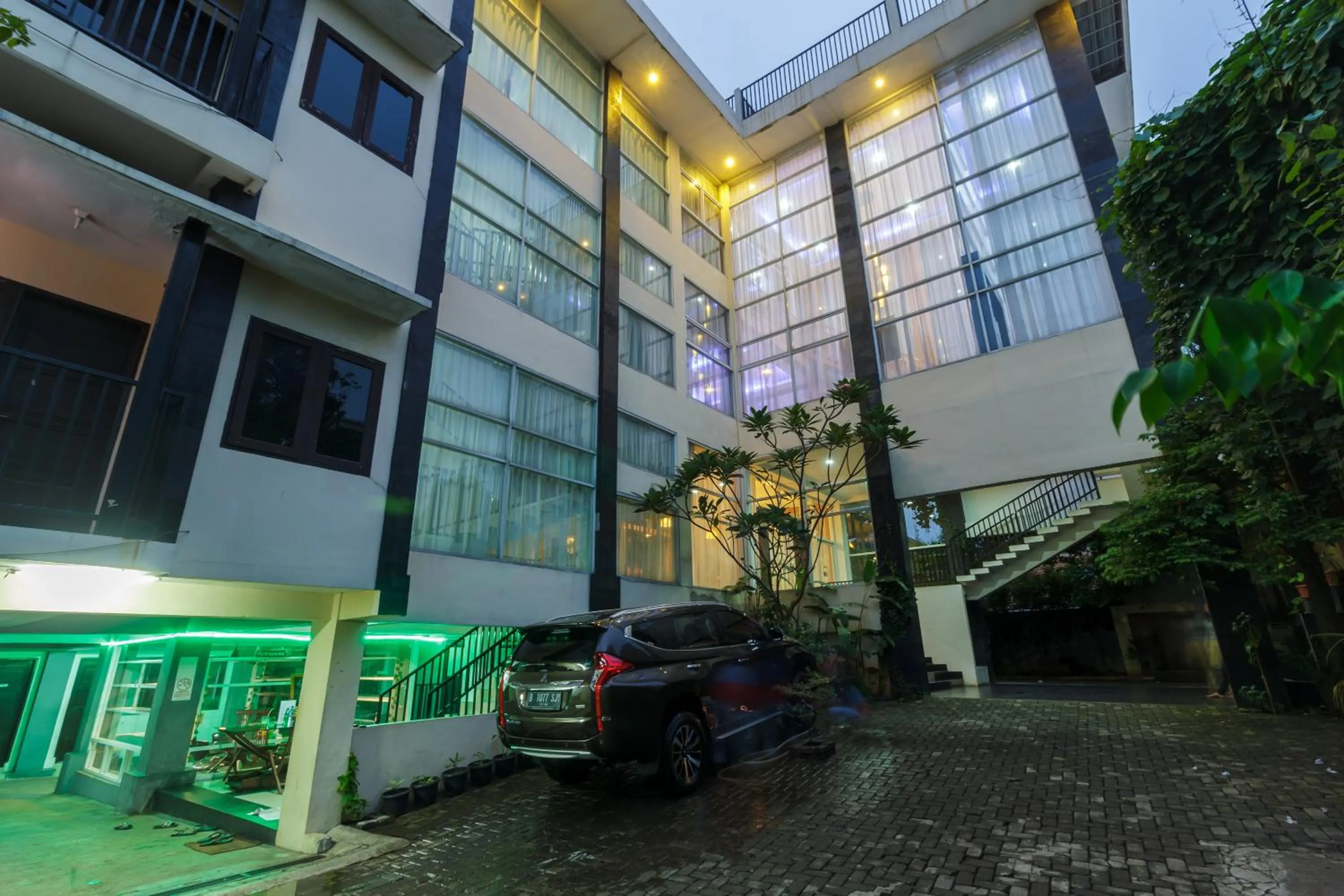 Facade/entrance in RedDoorz Premium @ Ampera Raya 2