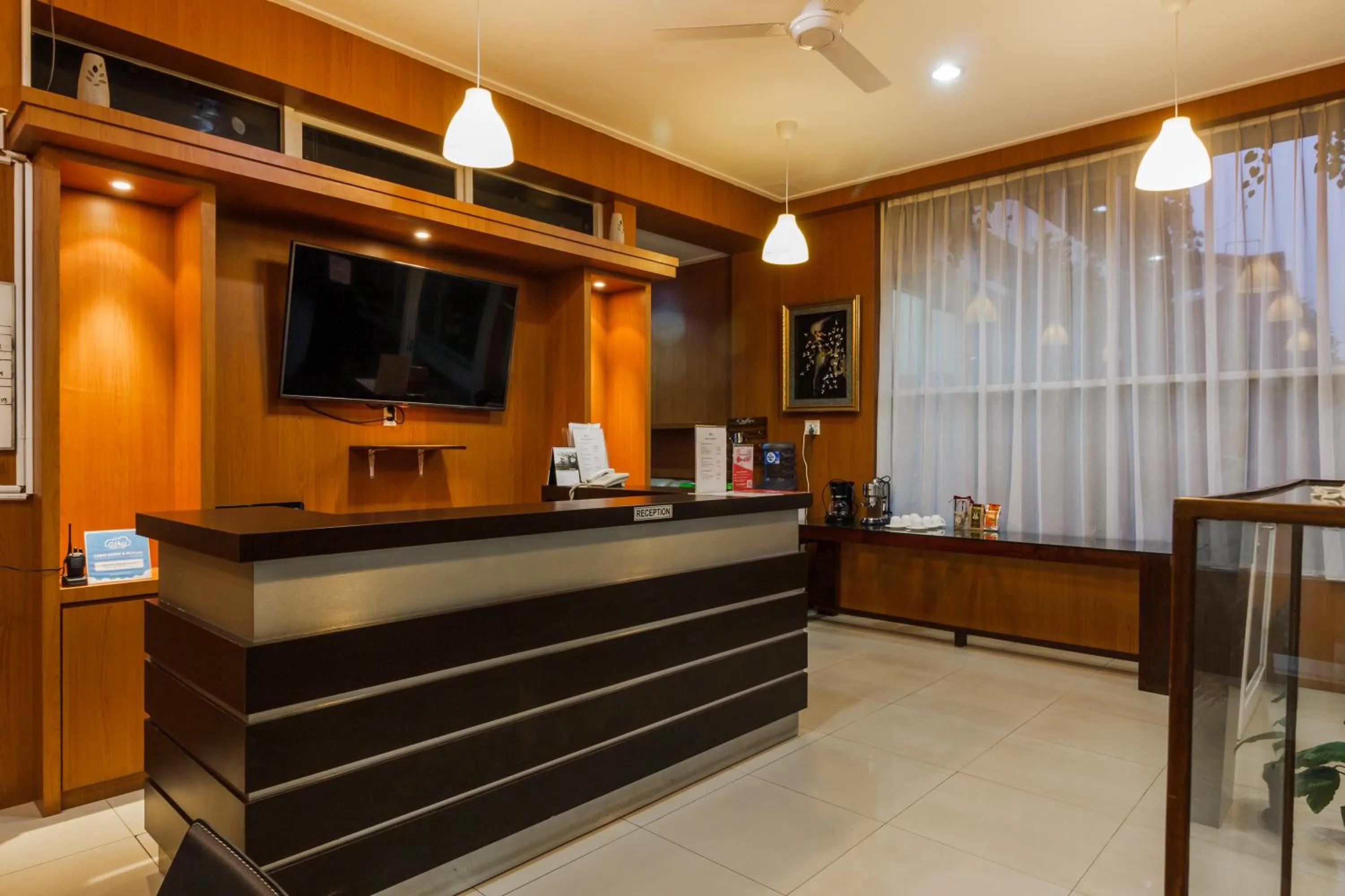 Lobby or reception in RedDoorz Premium @ Ampera Raya 2