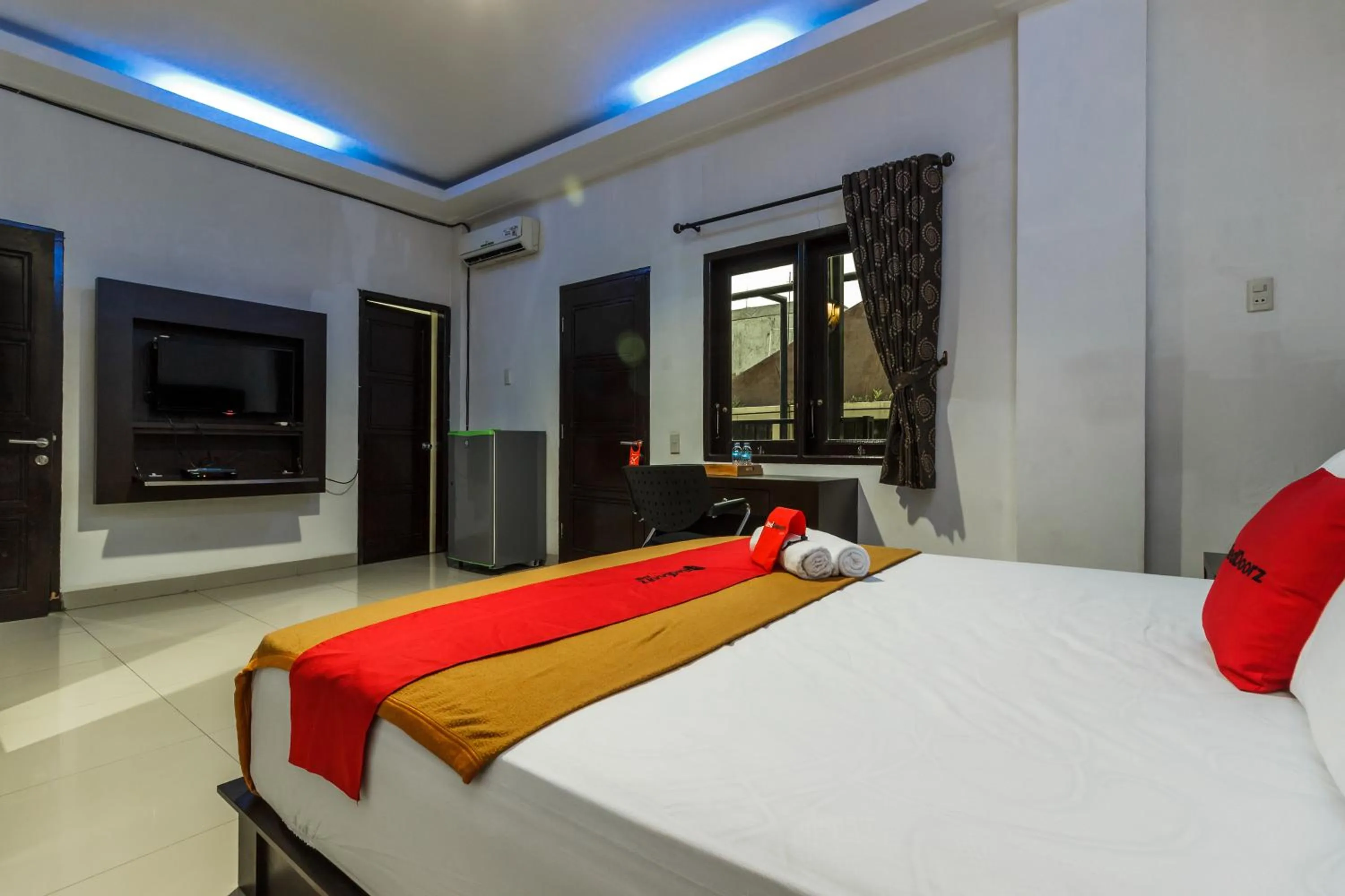 Bed in RedDoorz Premium @ Ampera Raya 2