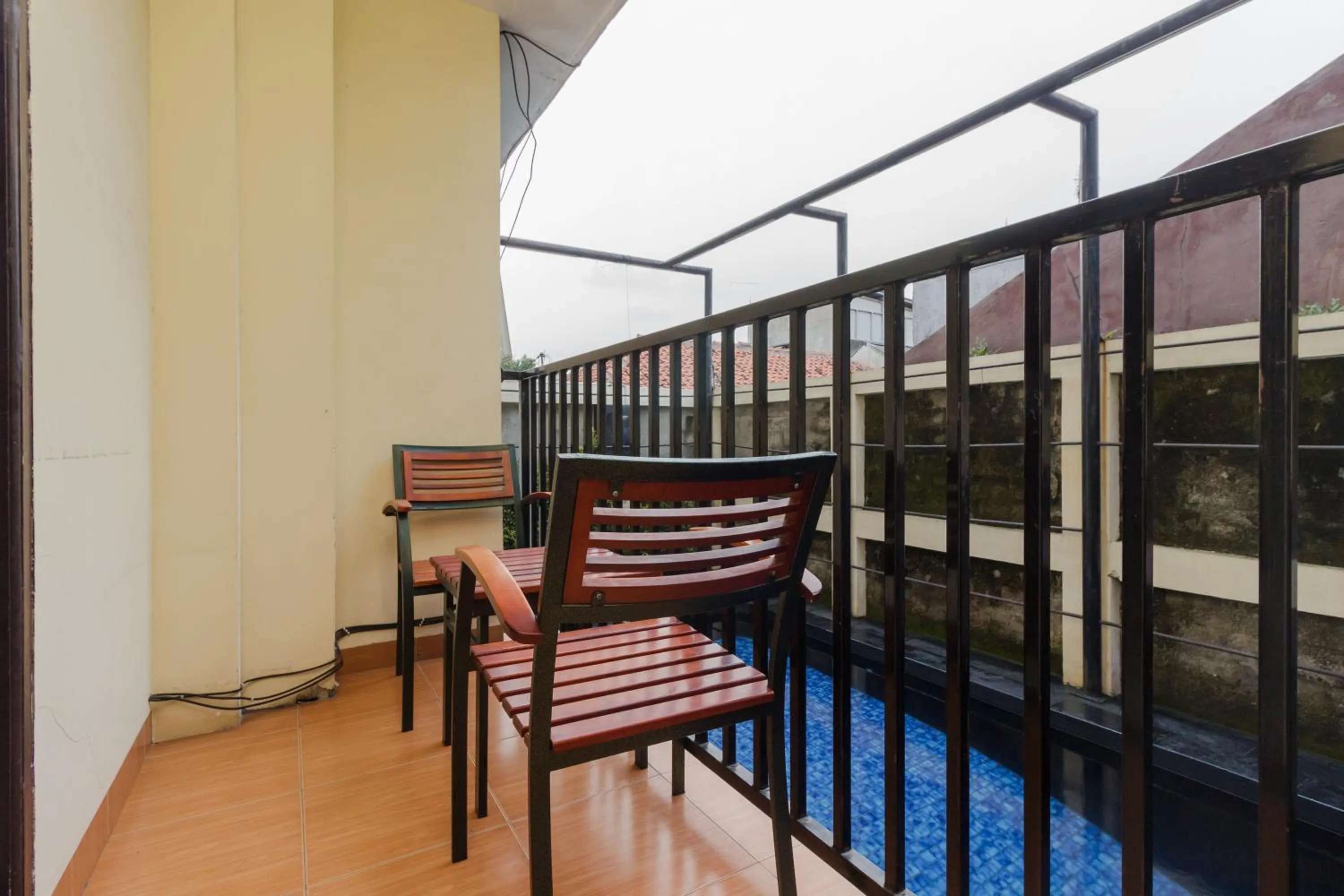 Balcony/Terrace in RedDoorz Premium @ Ampera Raya 2