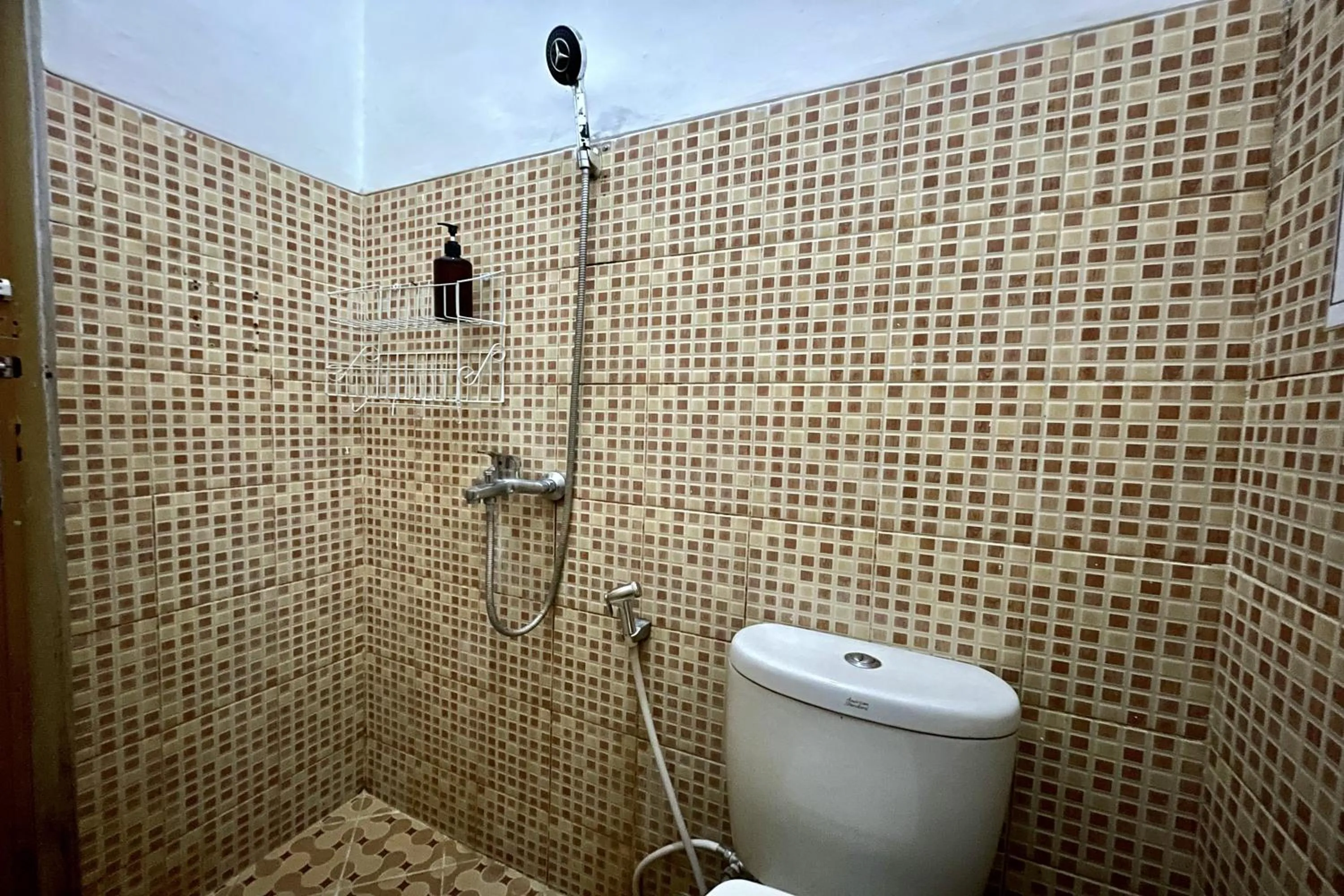 Bathroom in Hotel Ramayana Garut