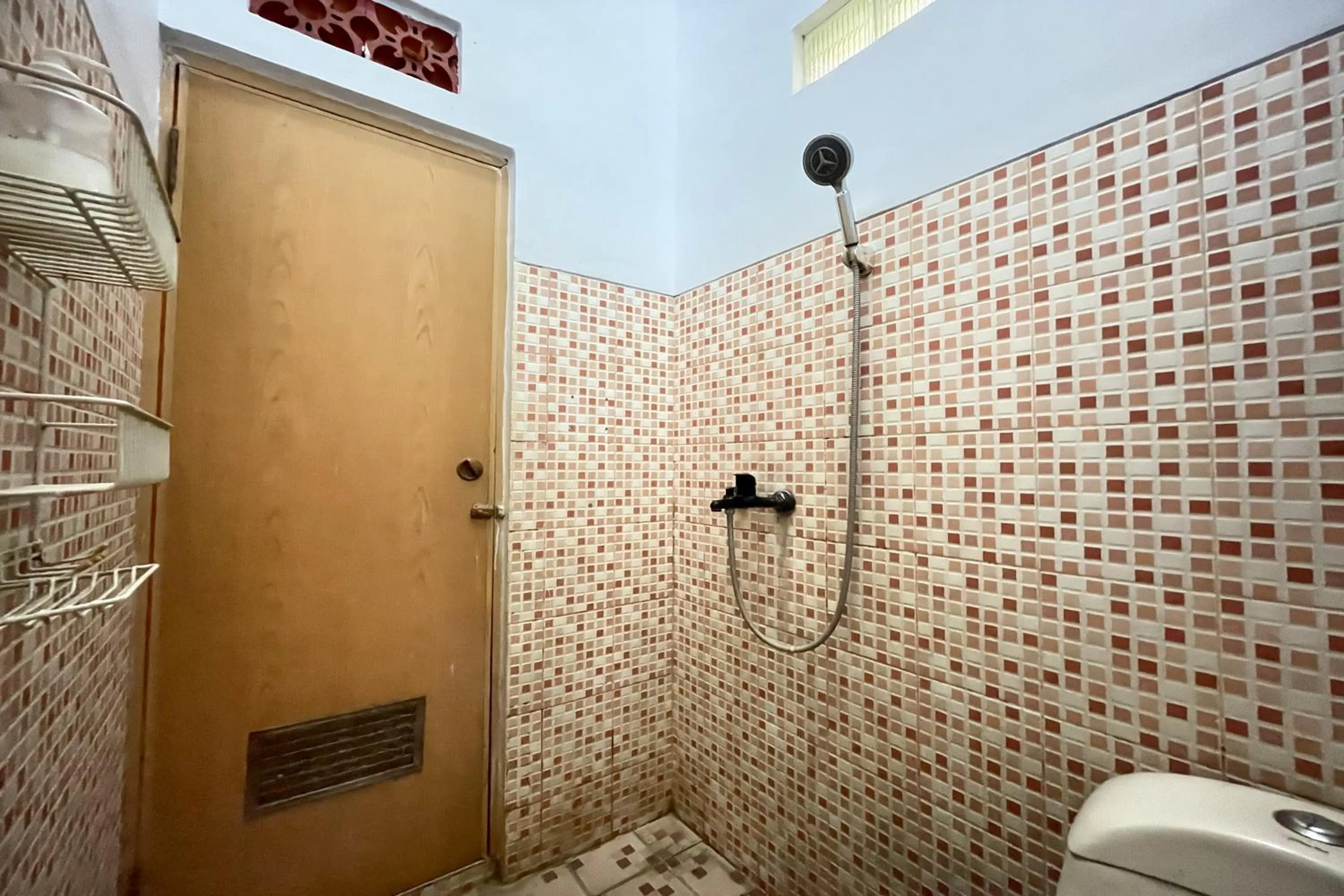 Bathroom in Hotel Ramayana Garut