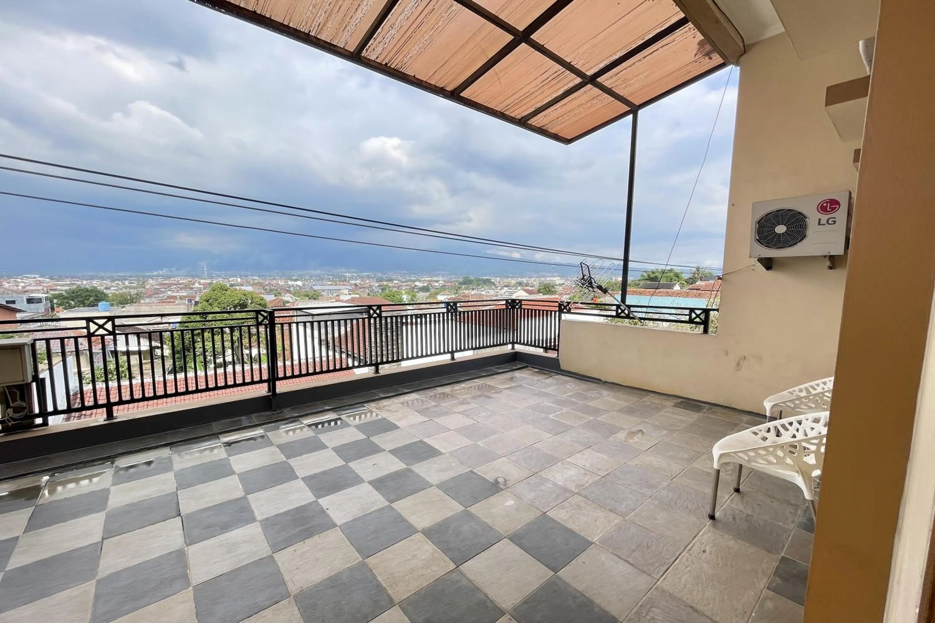 Balcony/Terrace in Hotel Ramayana Garut