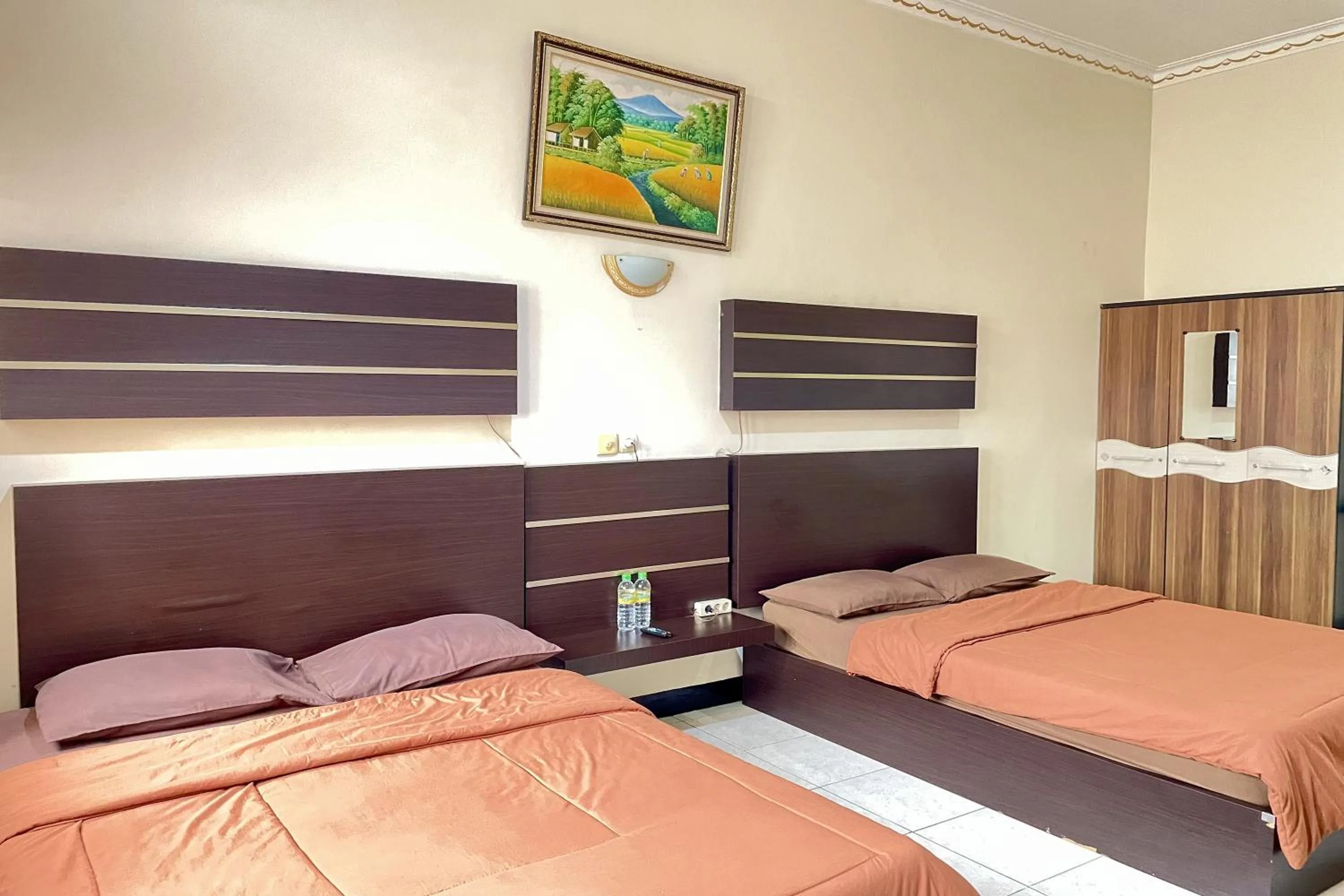 Bedroom, Bed in Hotel Ramayana Garut