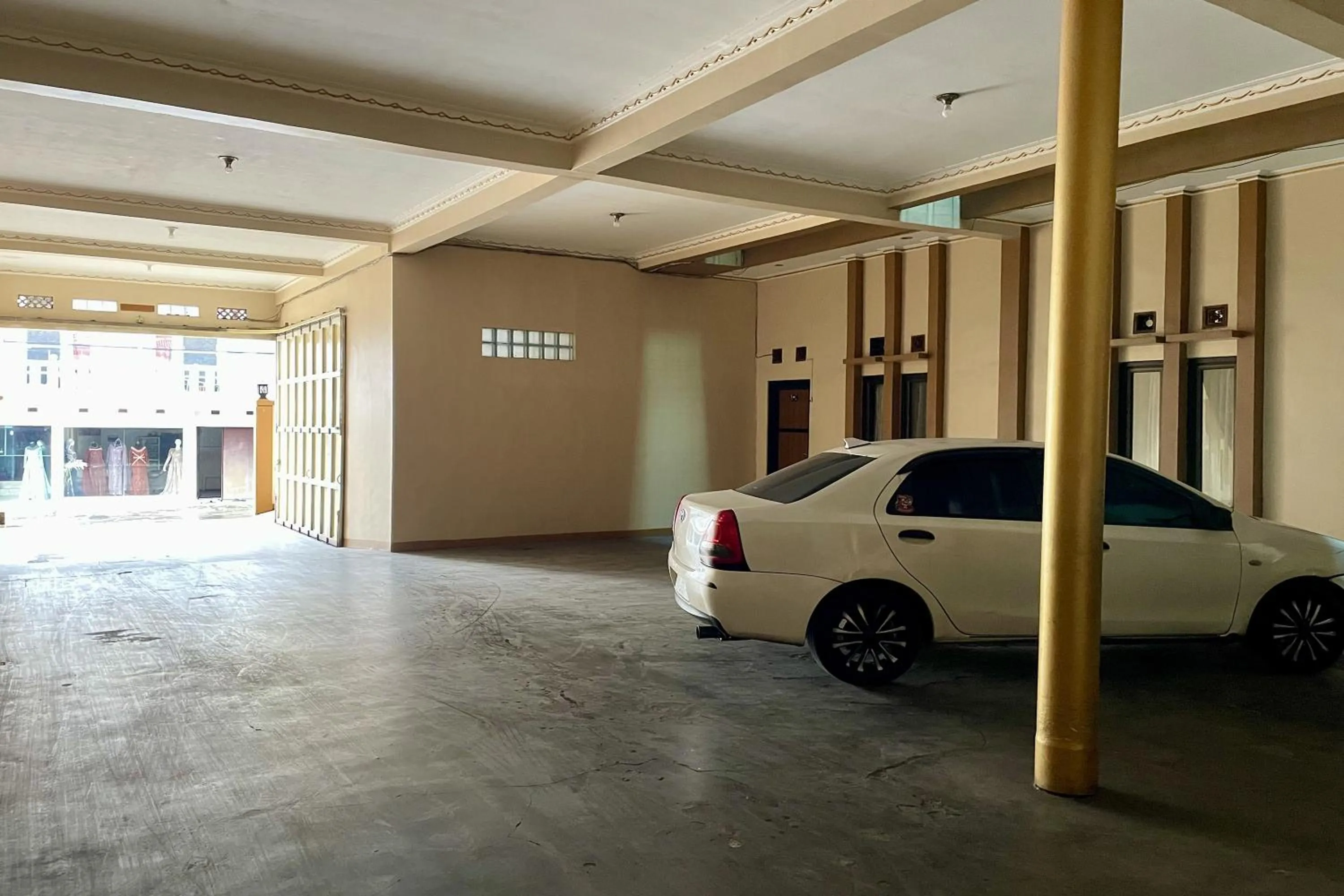 Parking in Hotel Ramayana Garut