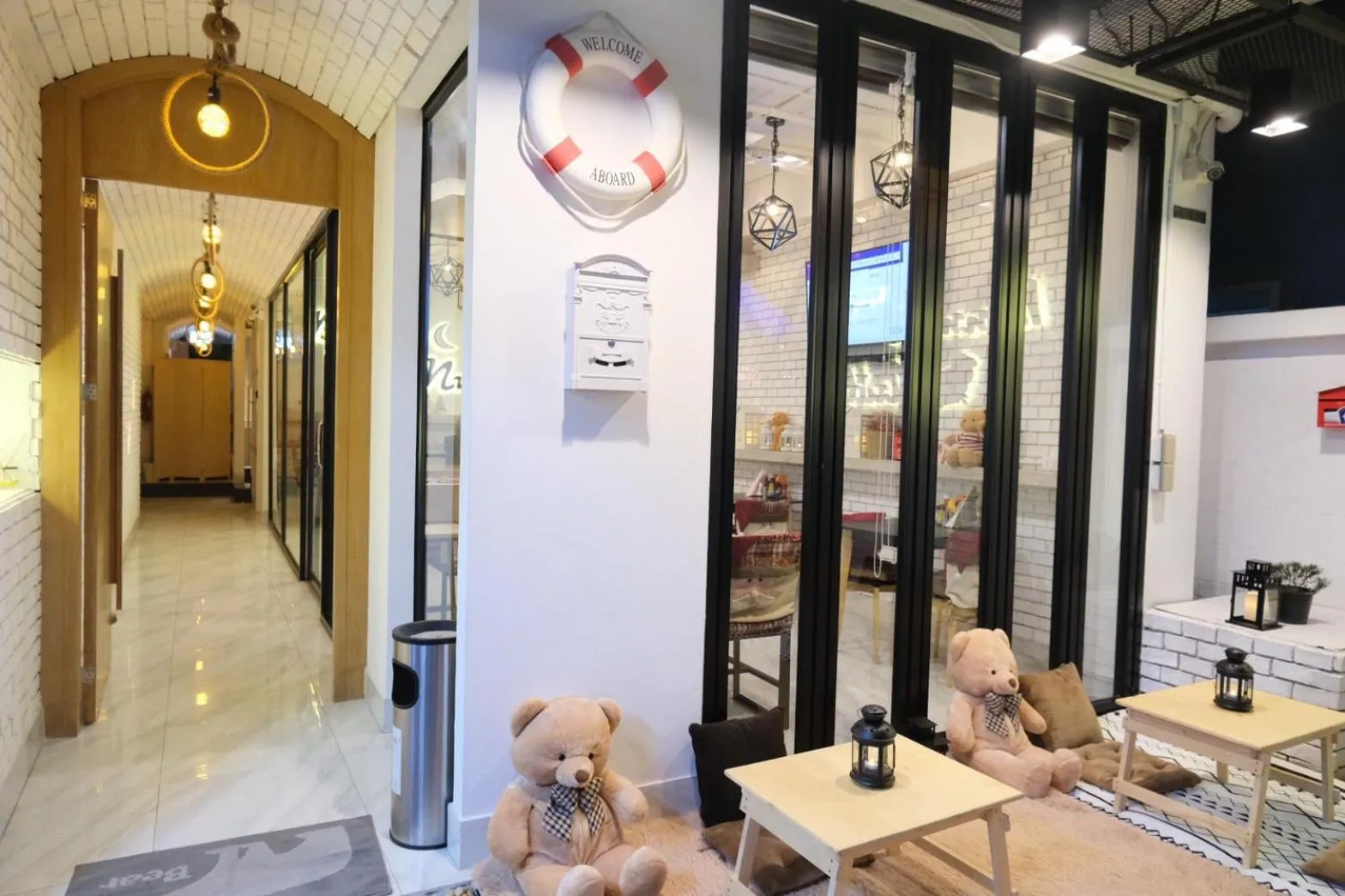 Facade/entrance in Bonne Nuit Hotel, Hua Hin