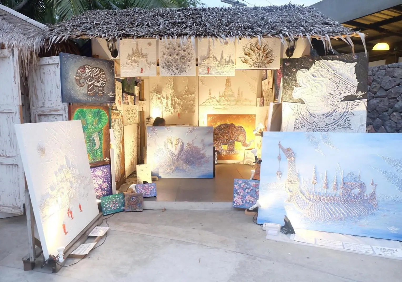 Shopping Area in Bonne Nuit Hotel, Hua Hin