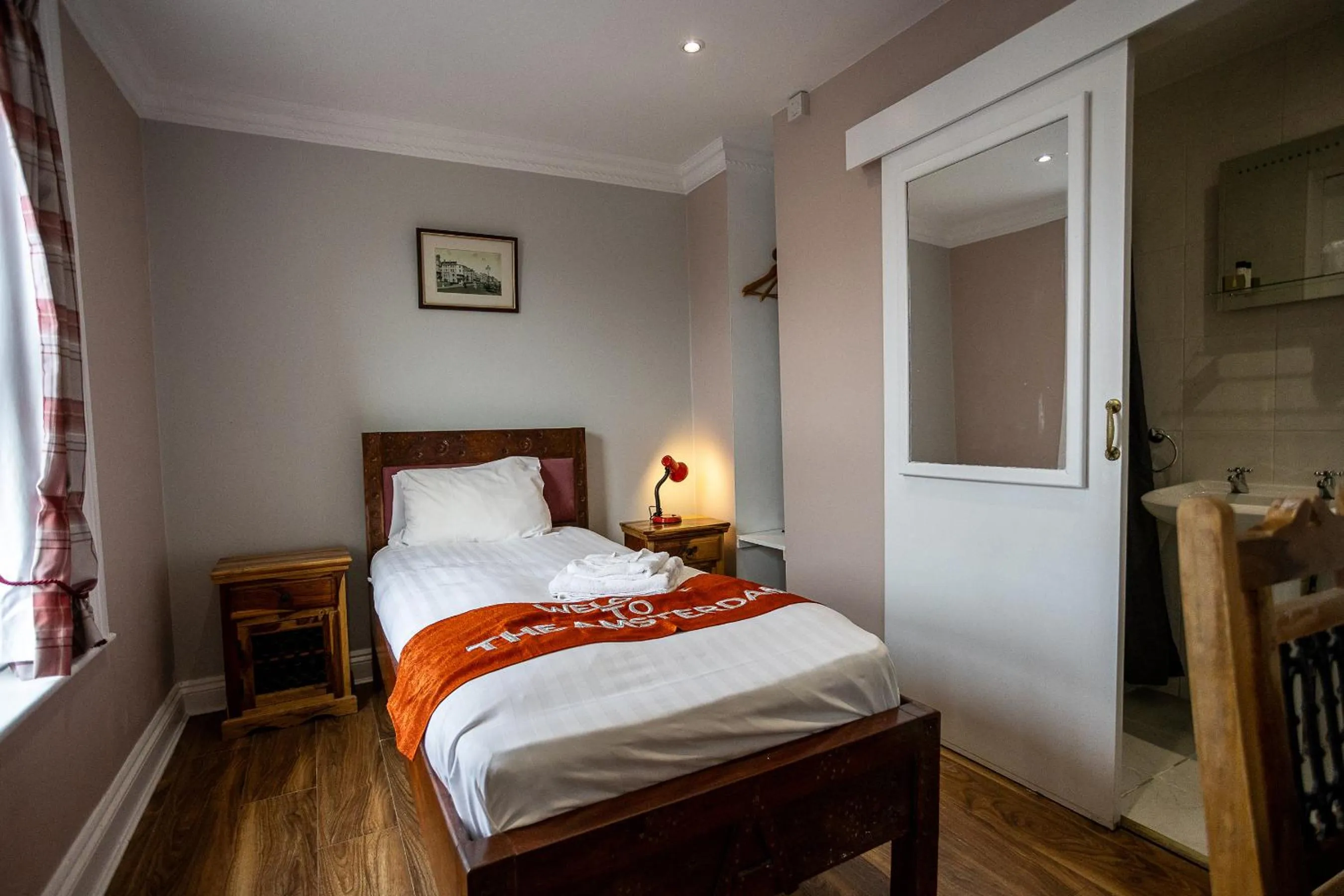 Photo of the whole room, Bed in Amsterdam Hotel Brighton Seafront