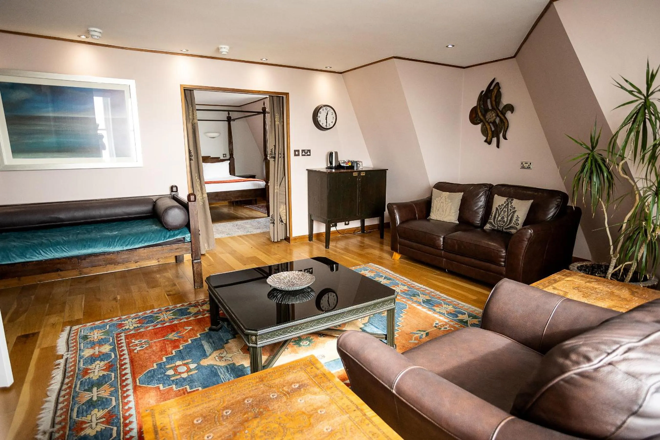 Photo of the whole room in Amsterdam Hotel Brighton Seafront