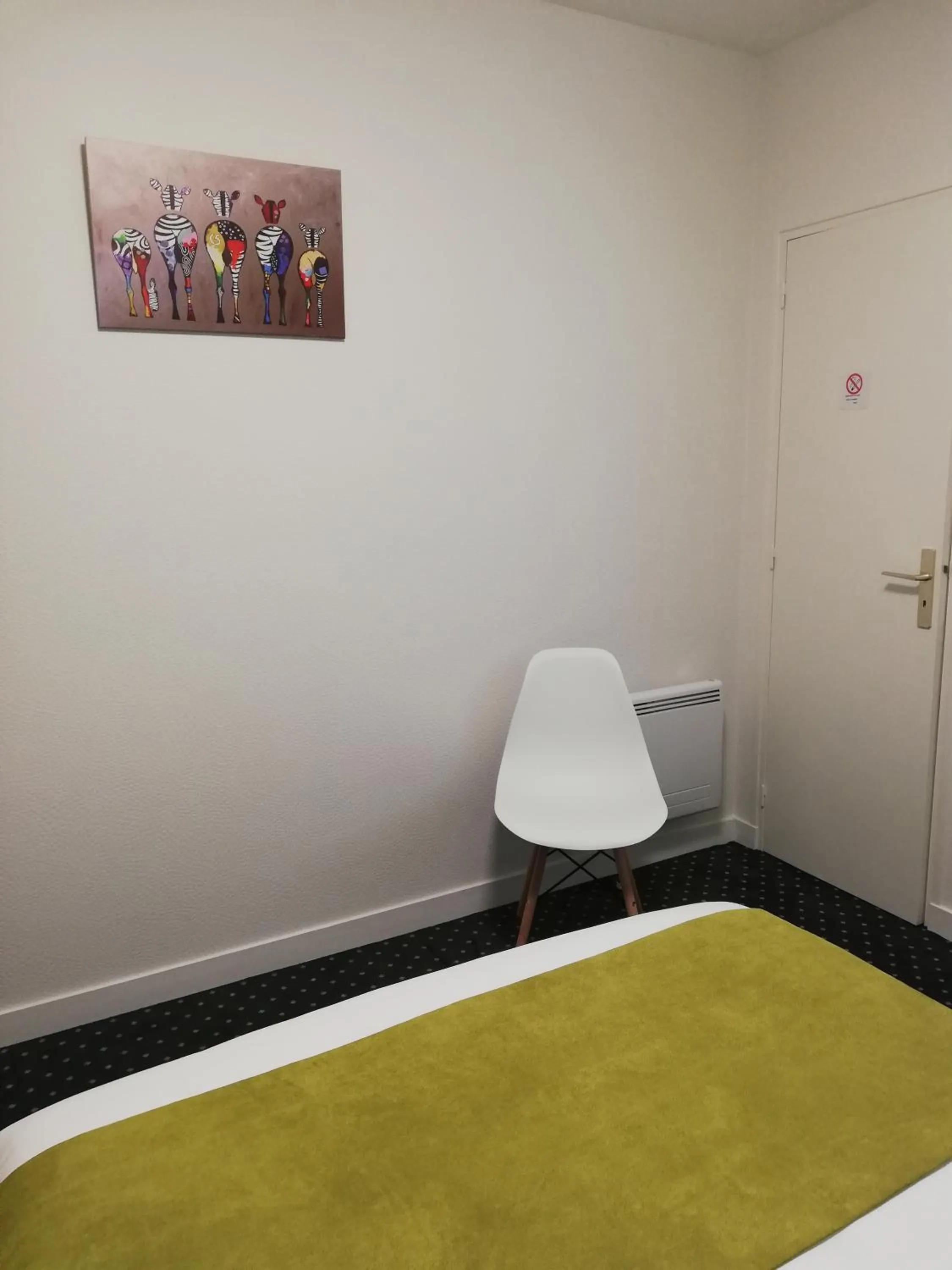 Bedroom, Bed in Hotel Restaurant La Grenouillère