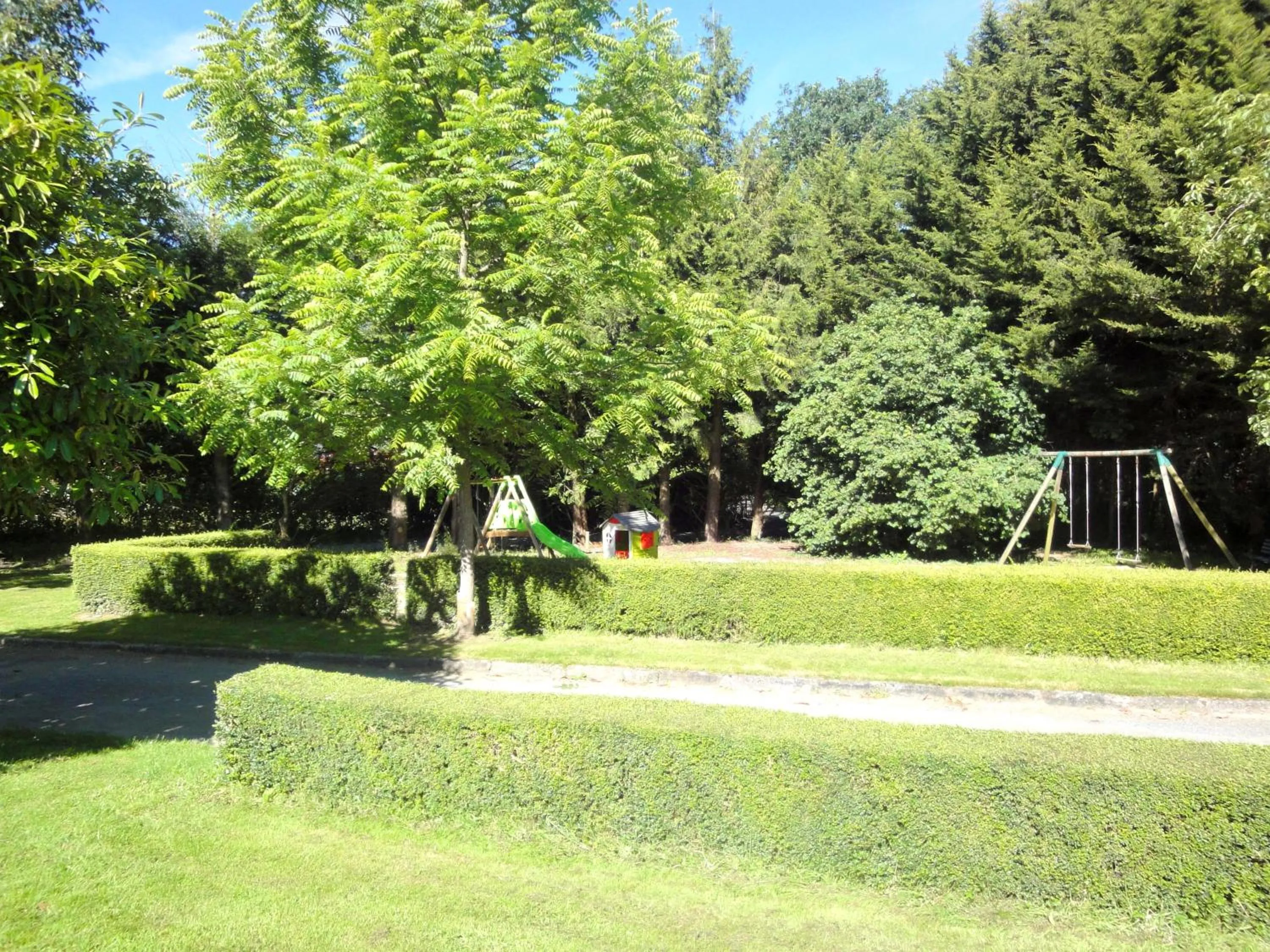 Garden in Hotel Restaurant La Grenouillère