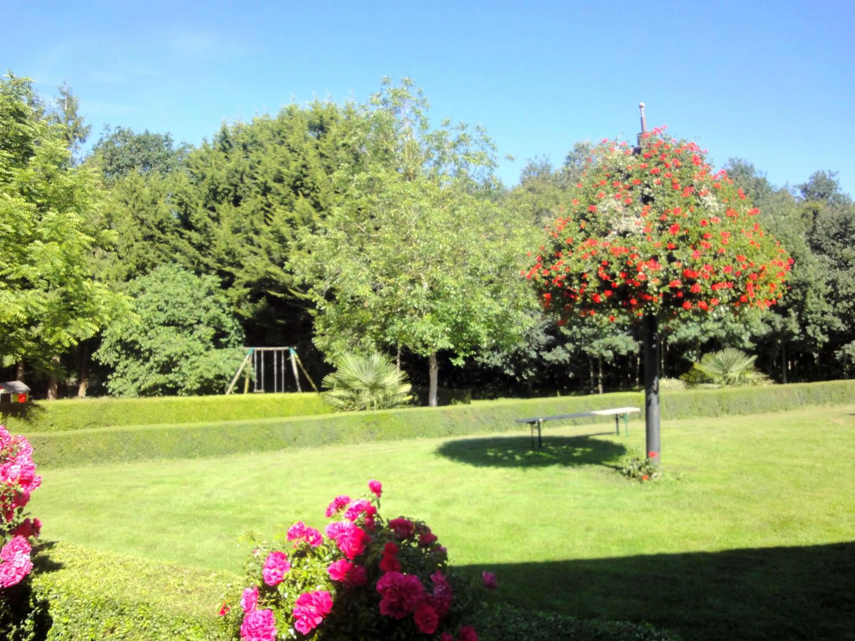 Garden in Hotel Restaurant La Grenouillère