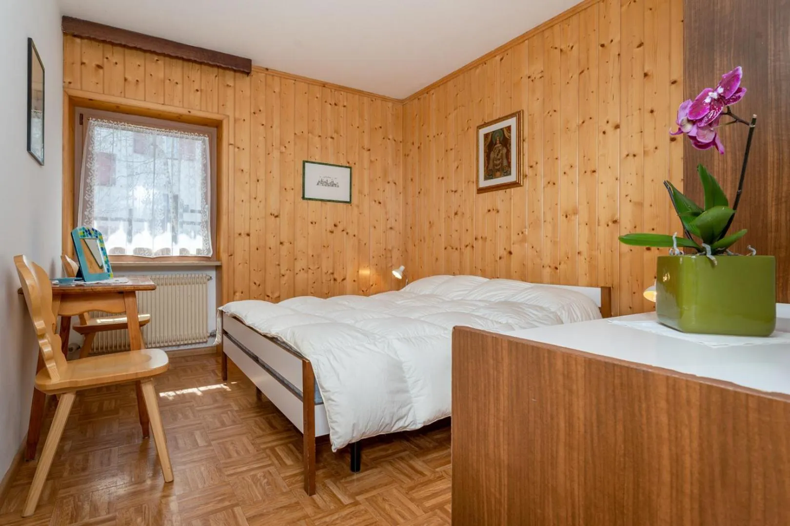 Bed in Residence Weiss