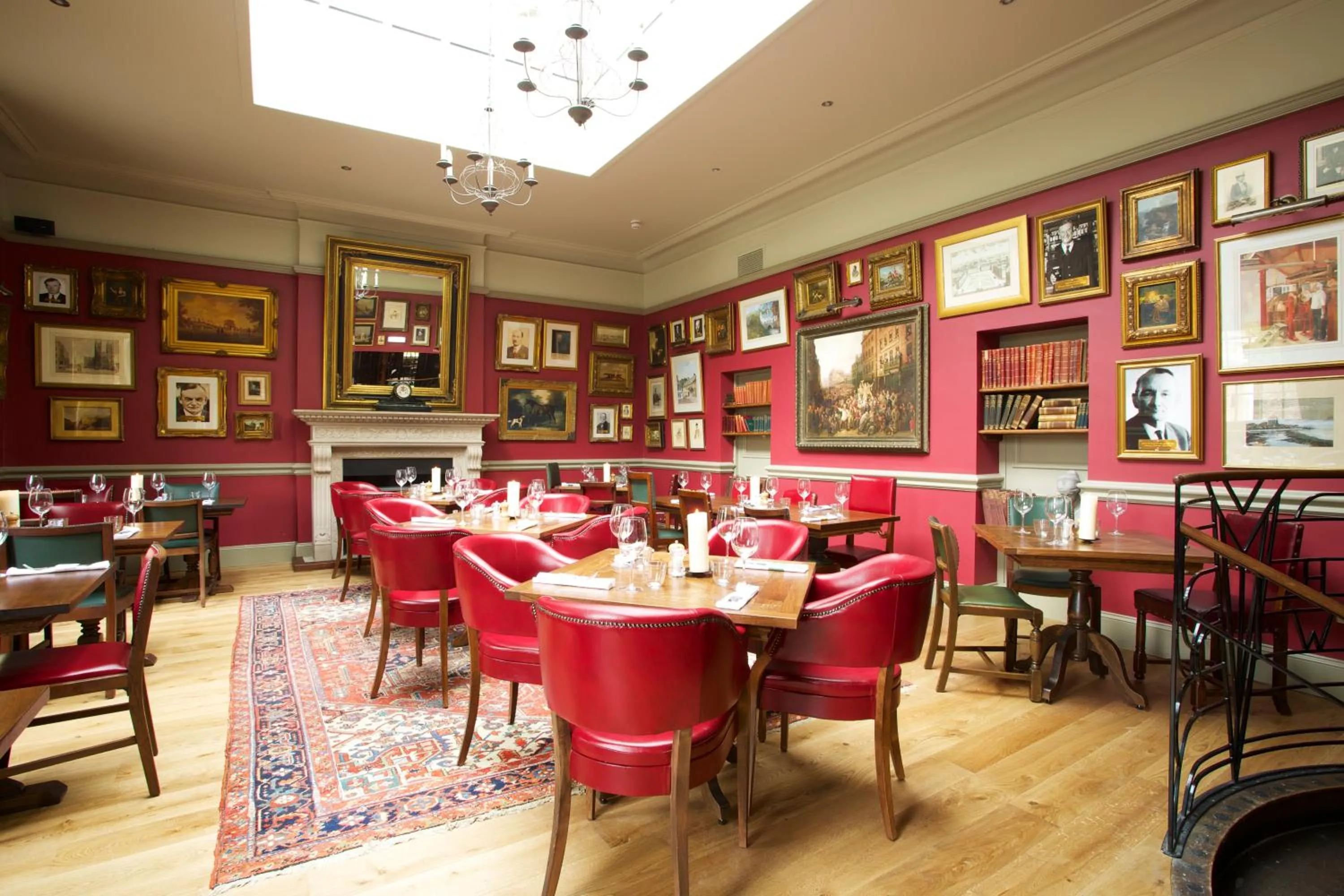 Restaurant/places to eat in The Crown Hotel