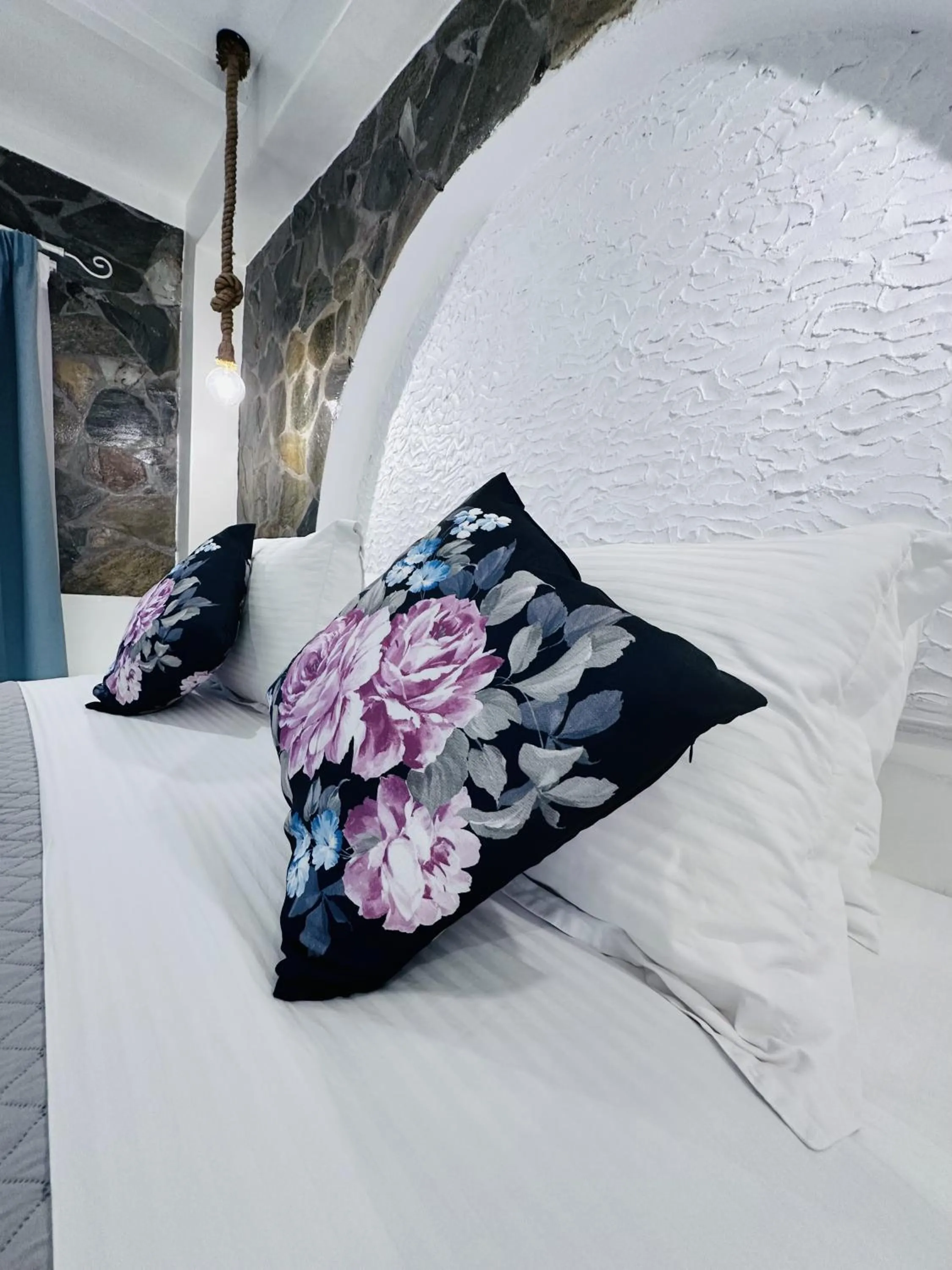 Bed in Arlene Suites