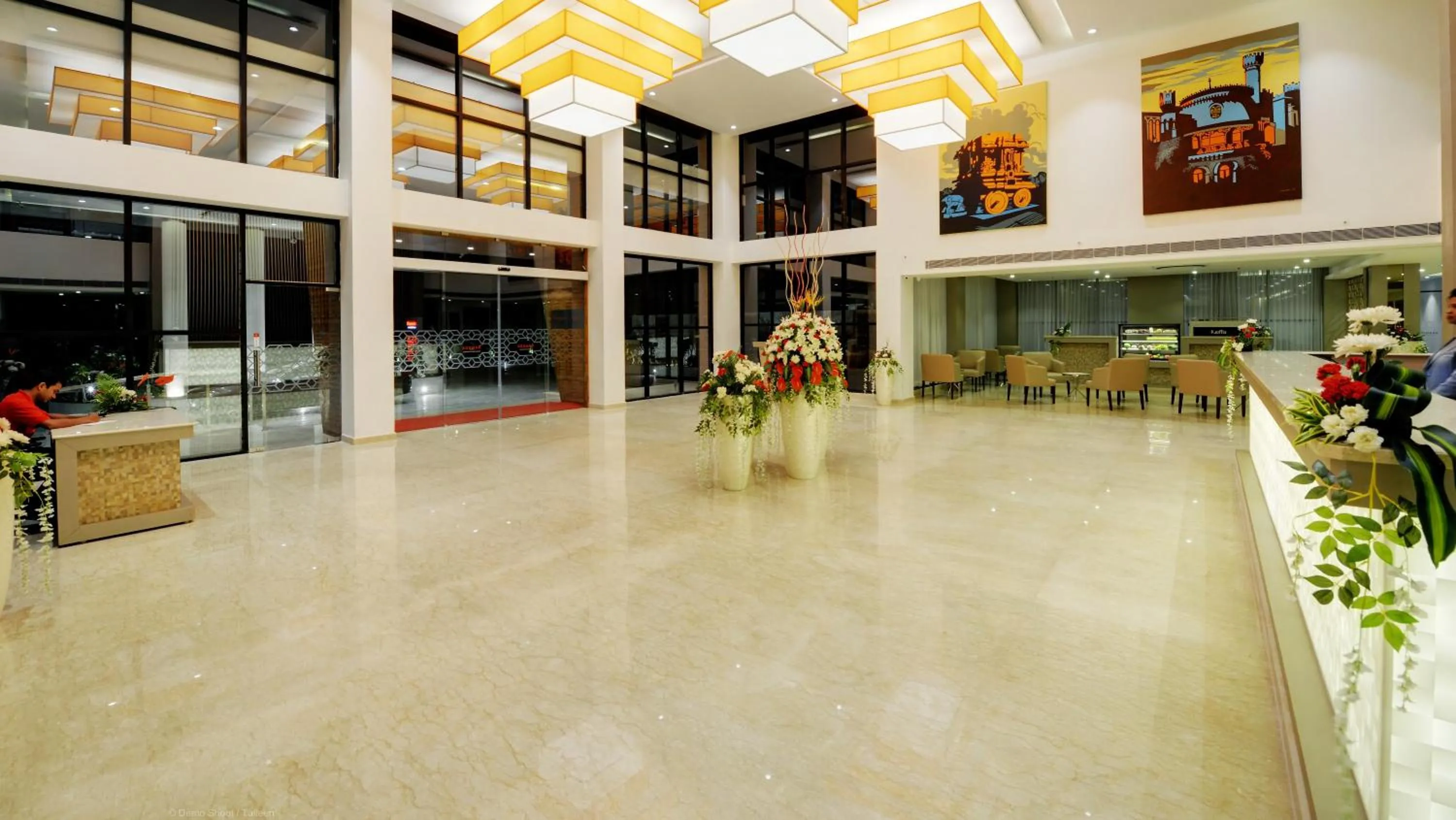 Lobby or reception in Ramada by Wyndham Bengaluru Yelahanka