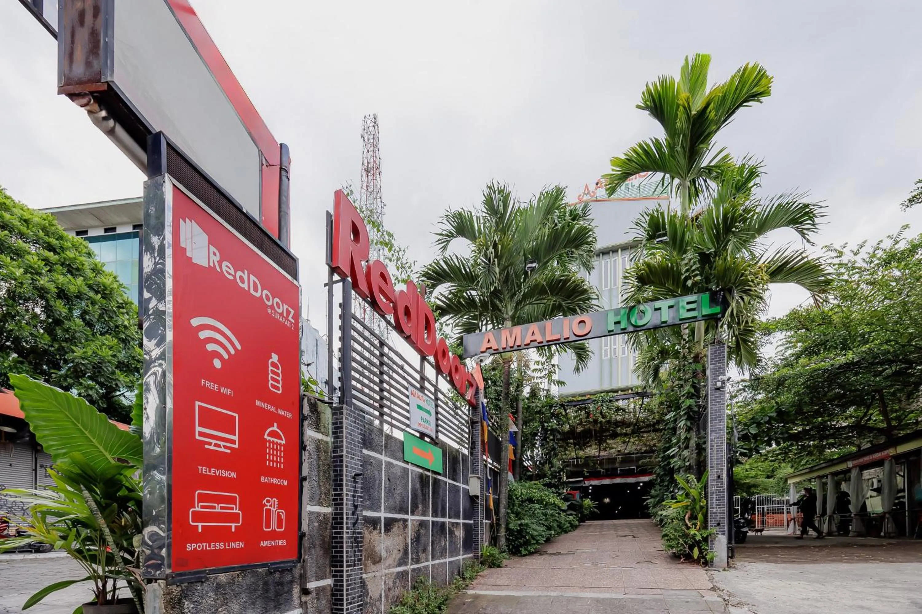 Property logo or sign in RedDoorz Plus at Amalio Hotel Surapati