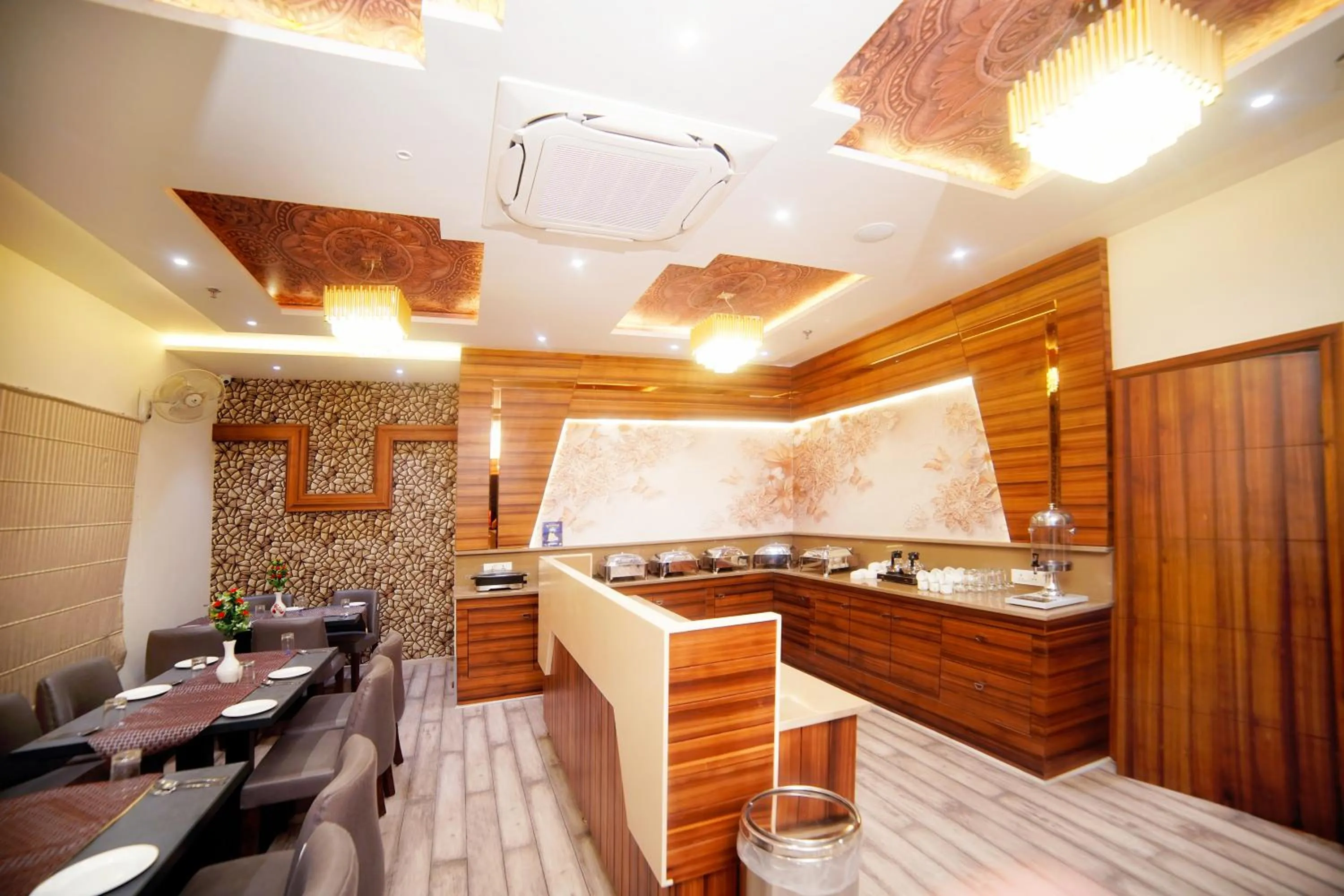 Restaurant/places to eat in The Landmark Amritsar