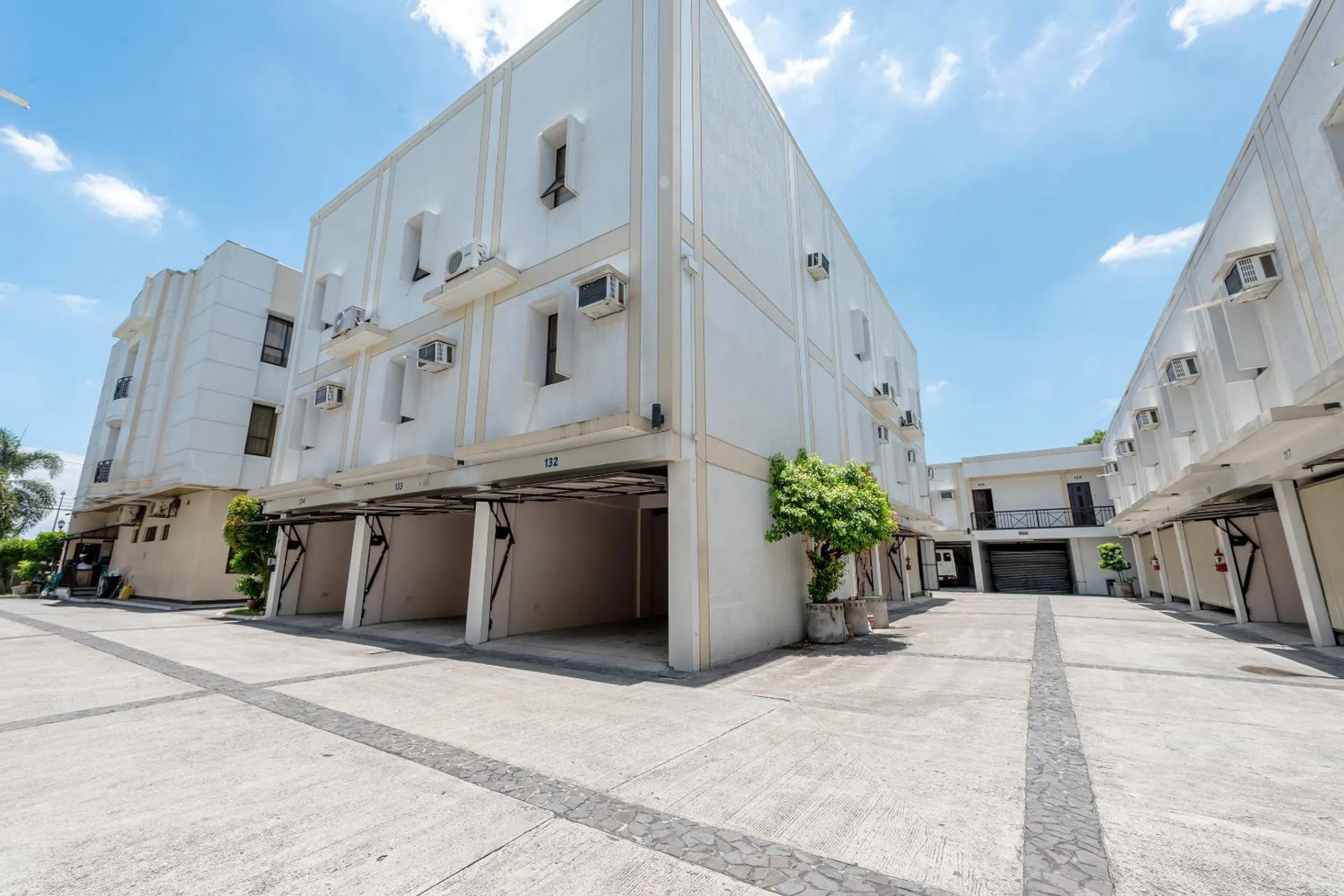 Property Building in Capital O 176 Bliss Hotel