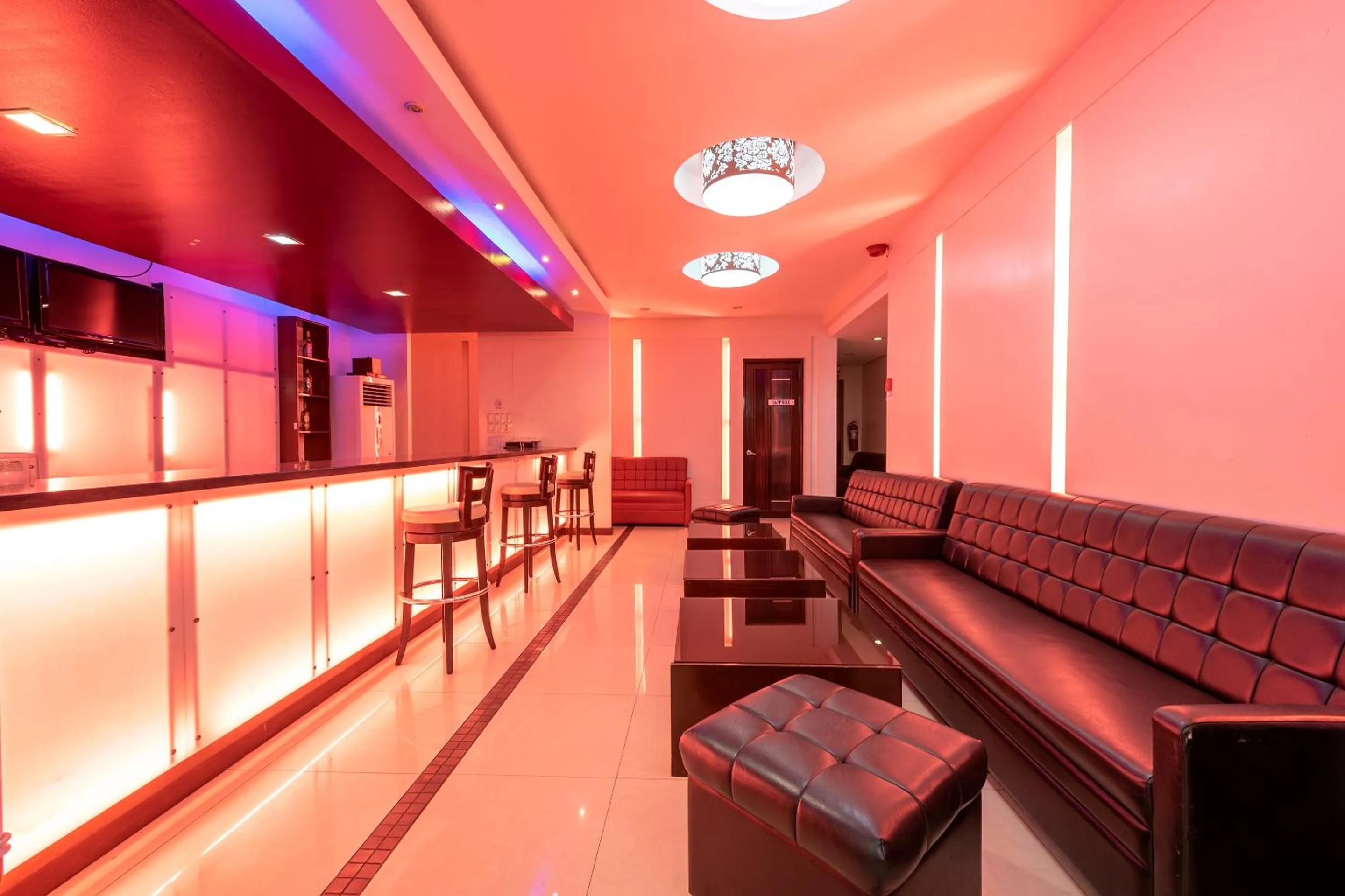 Lounge or bar in Capital O 176 Bliss Hotel